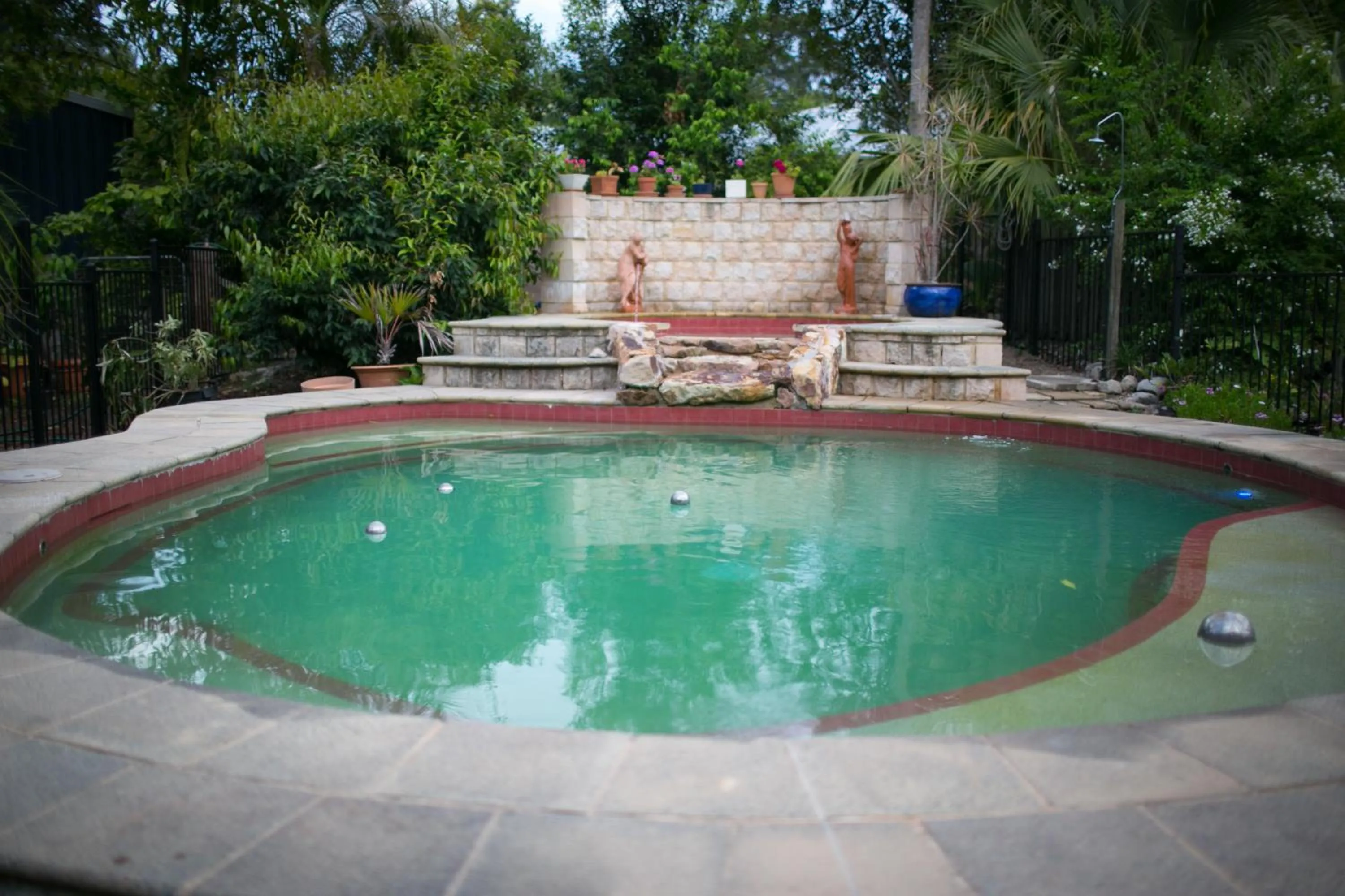 Swimming pool in Noosa Valley Manor B&B