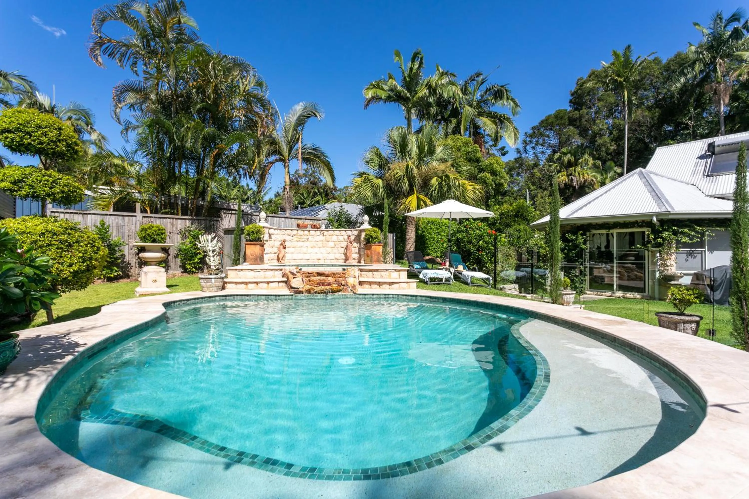 Summer in Noosa Valley Manor B&B