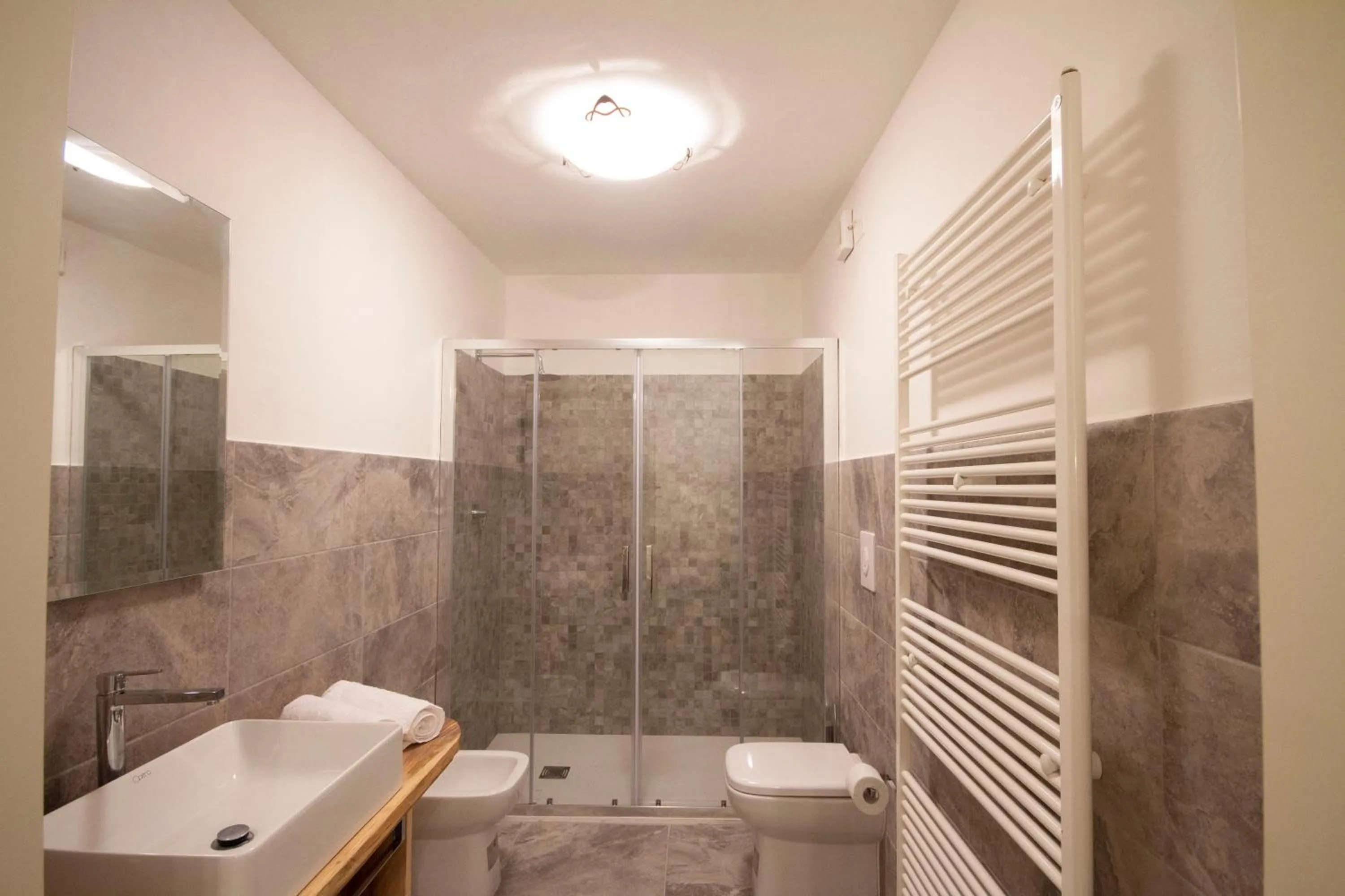 Shower in B&B Poggiobonizio