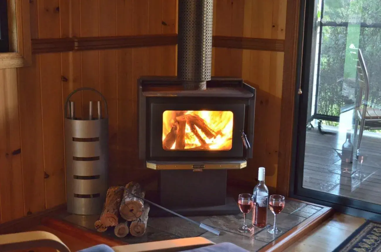 Kookaburra Cottage in Tuckeroo Cottages & Gardens - Blue Wren & Kookaburra Kookaburra Cottage in Tuckeroo Cottages & Gardens - Blue Wren & Kookaburra