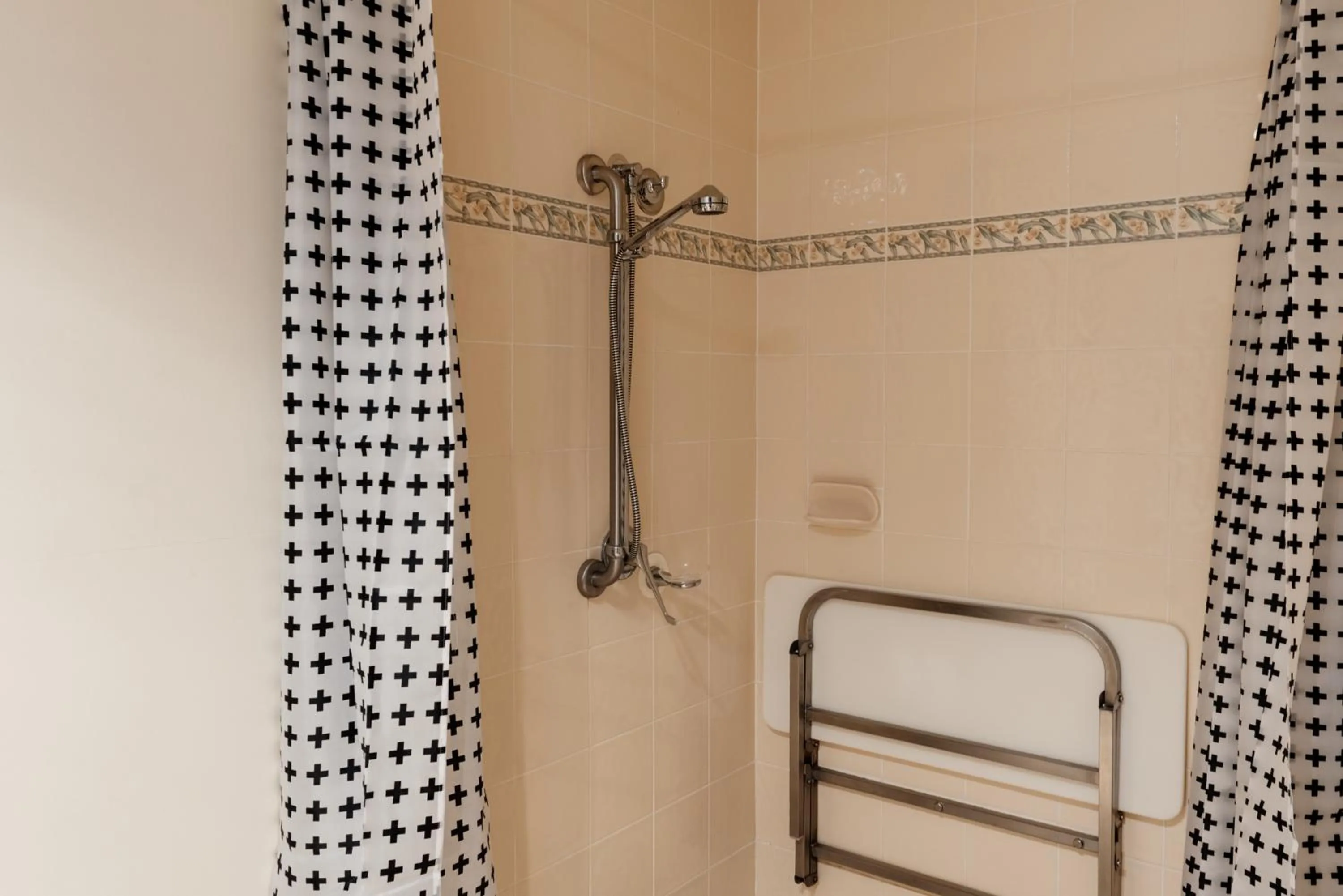 Bathroom in Tuckeroo Cottages & Gardens - Blue Wren & Kookaburra