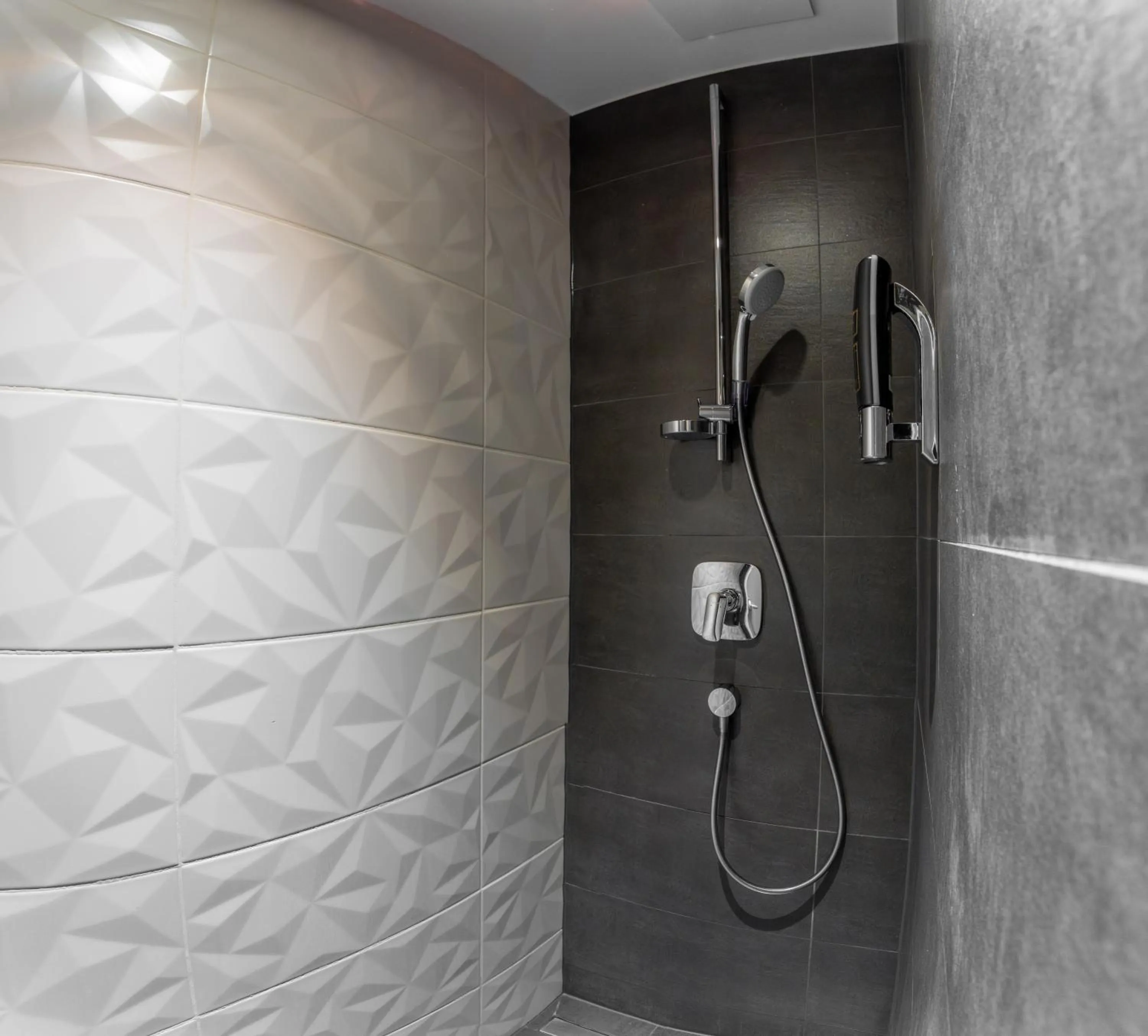 Shower in House of Records