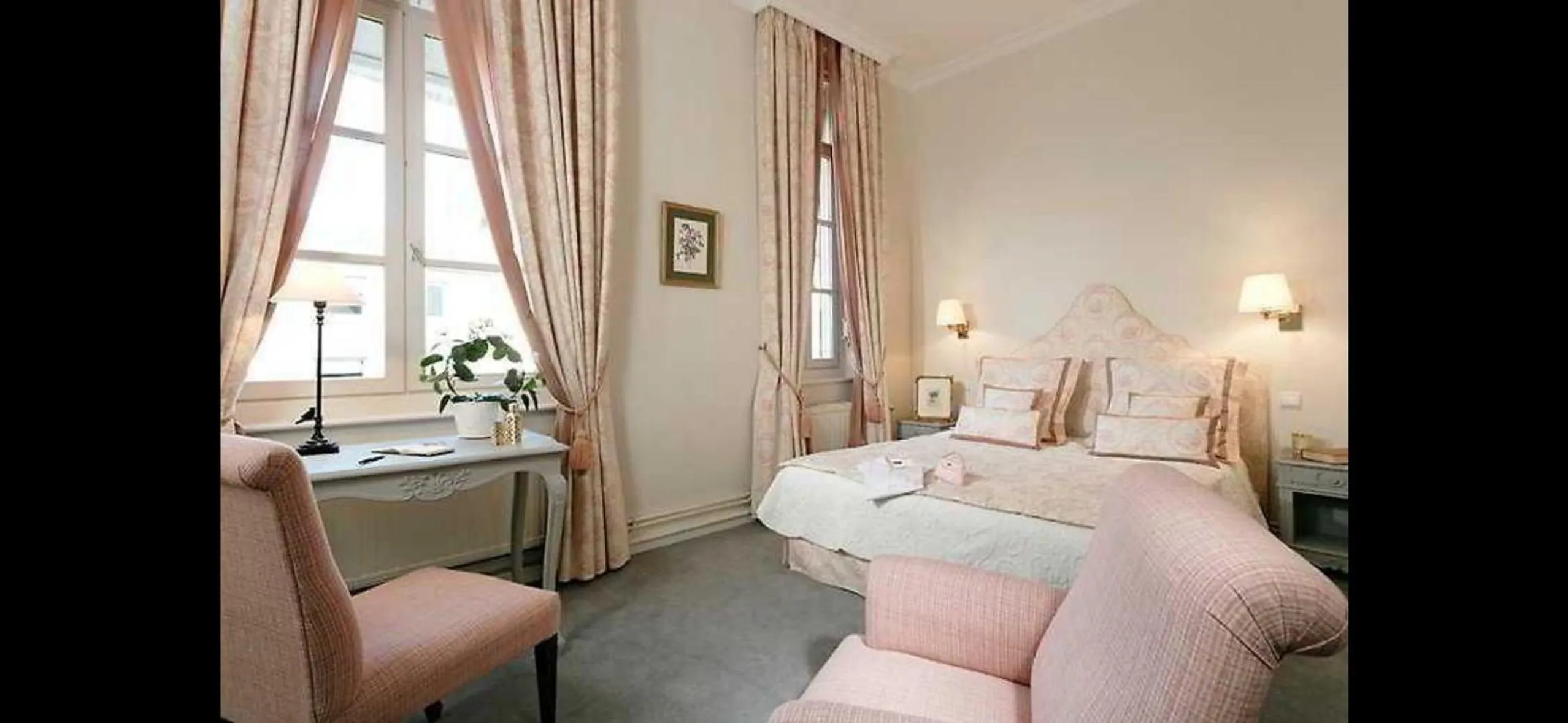 Bedroom, Bed in Hôtel de L'univers