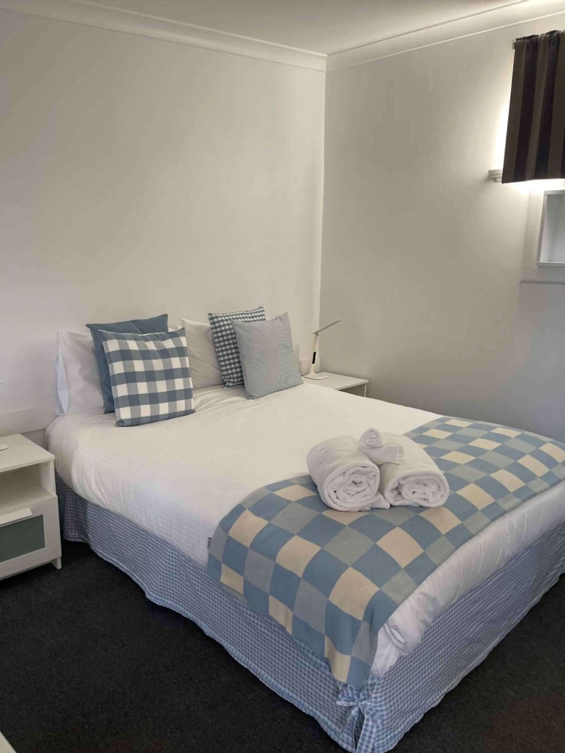 Bed in Euroa Motor Inn