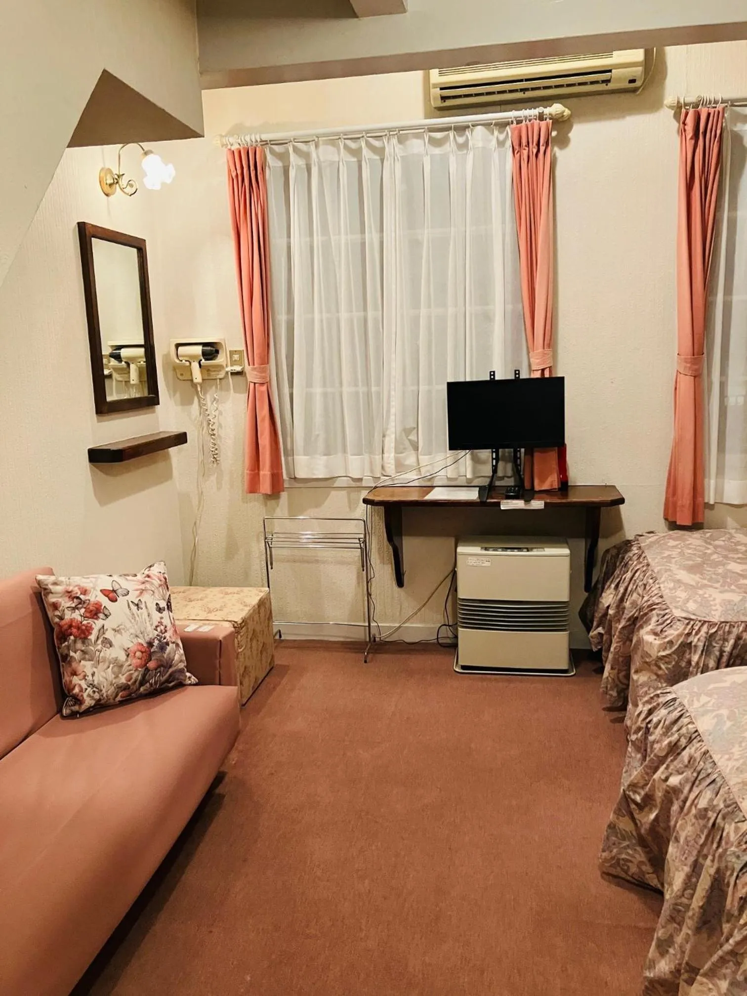 Petit Hotel and Restaurant Air Mail