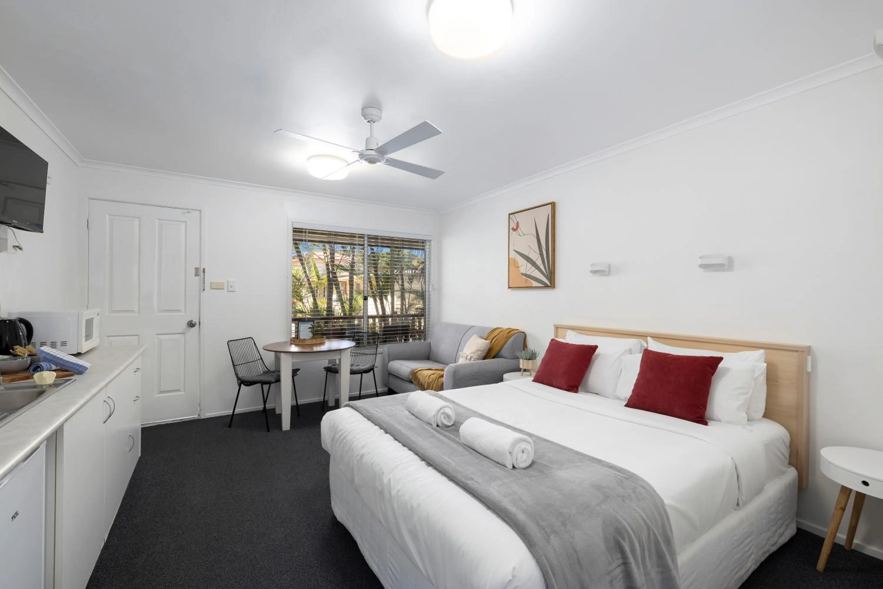 Bed in Ocean Park Motel & Holiday Apartments