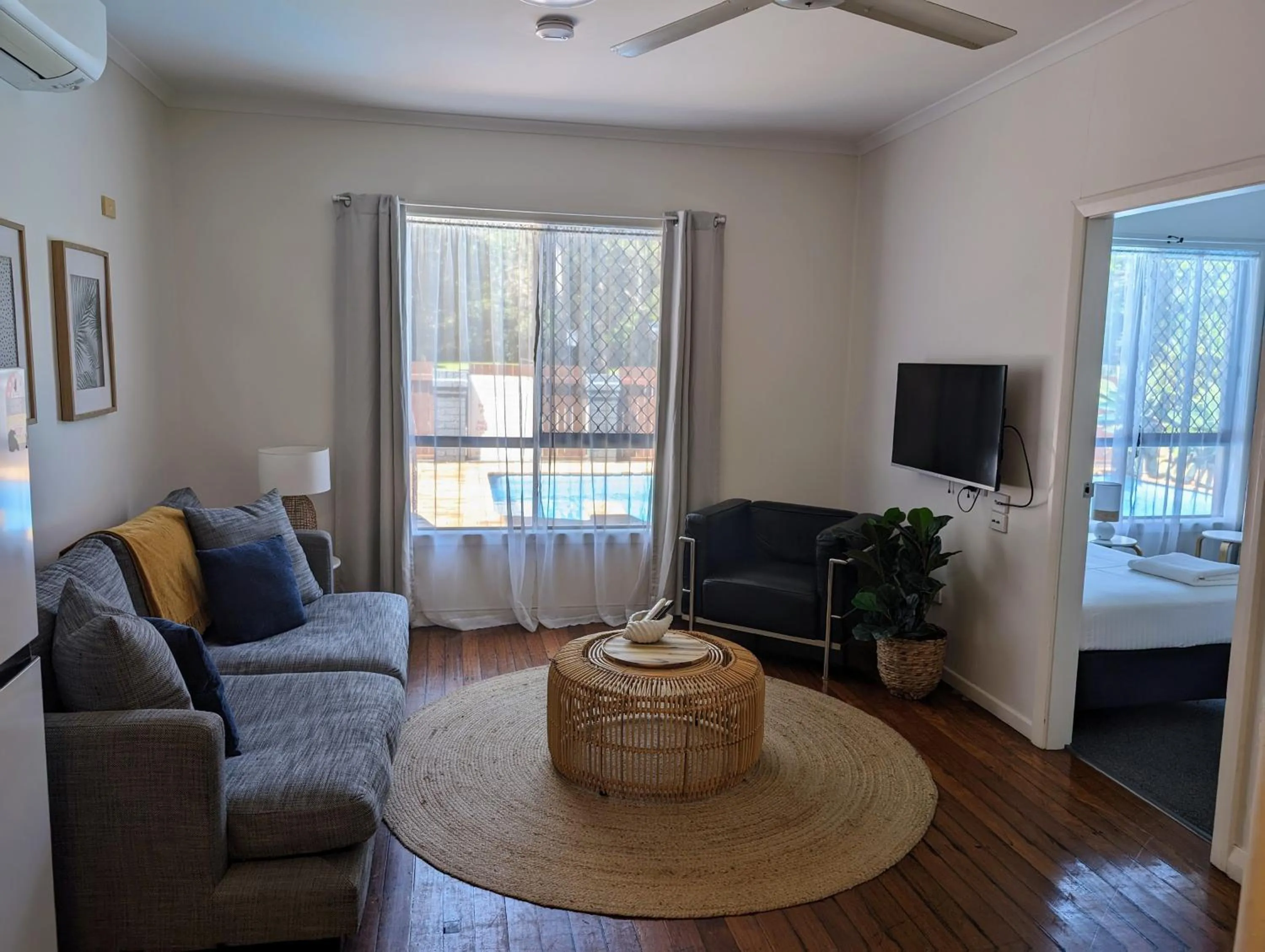 Communal lounge/ TV room in Ocean Park Motel & Holiday Apartments