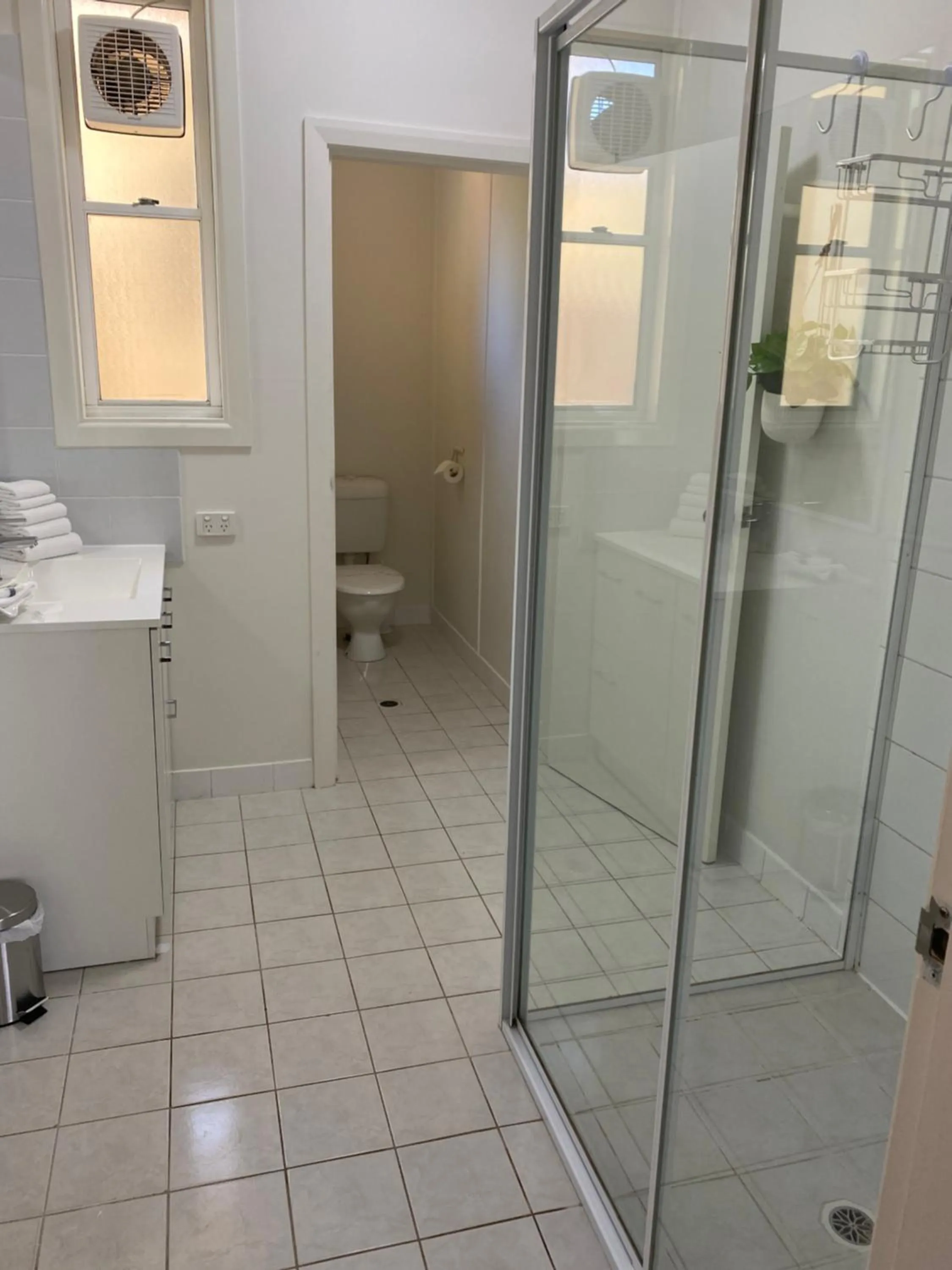 Bathroom in Ocean Park Motel & Holiday Apartments