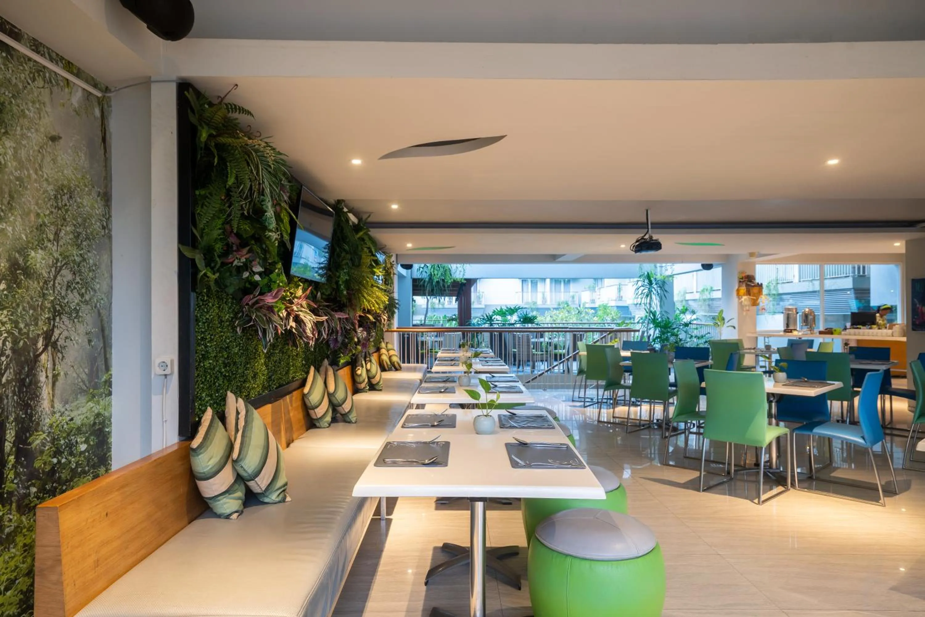 Restaurant/places to eat in EDEN Hotel Kuta Bali