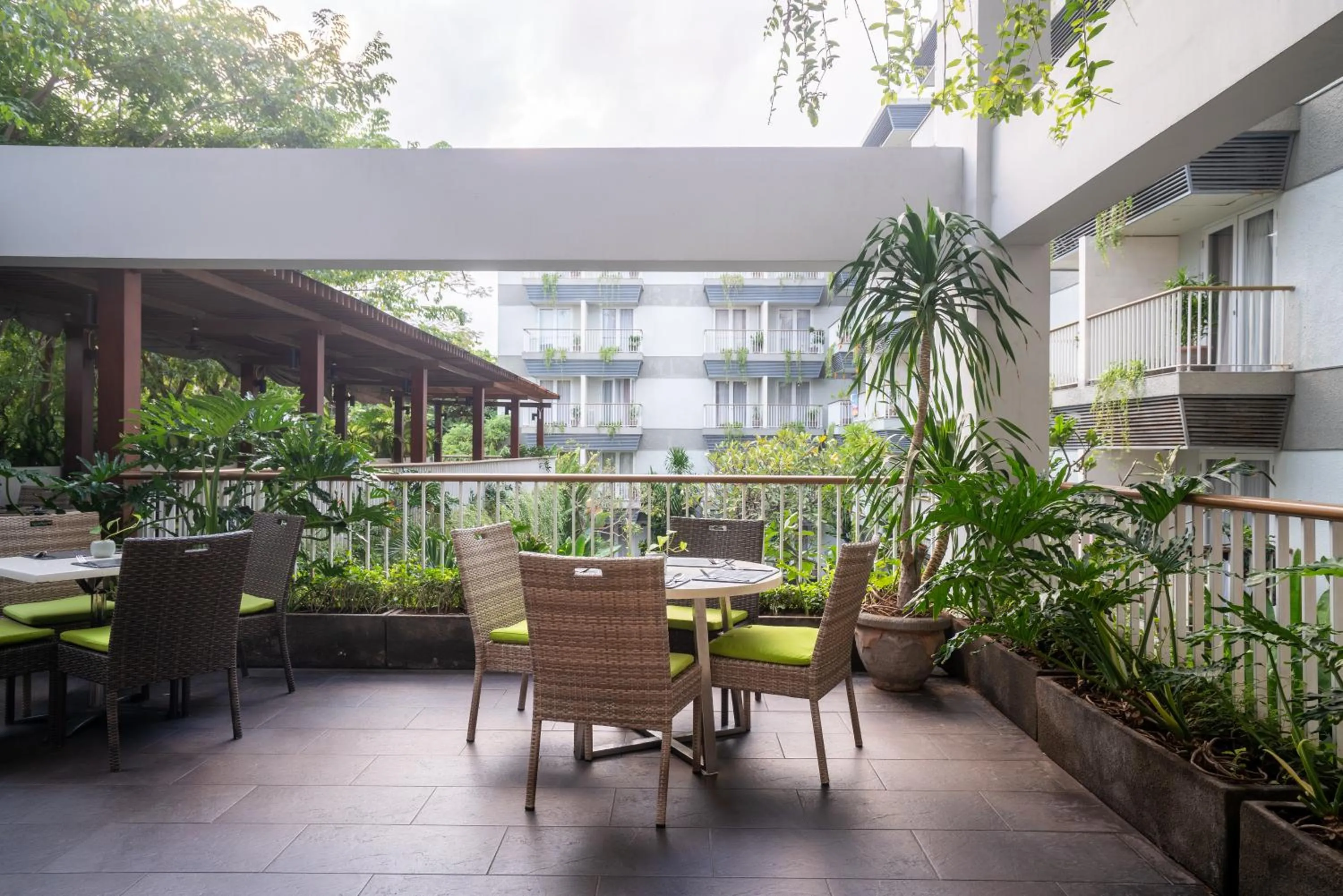 Restaurant/places to eat in EDEN Hotel Kuta Bali