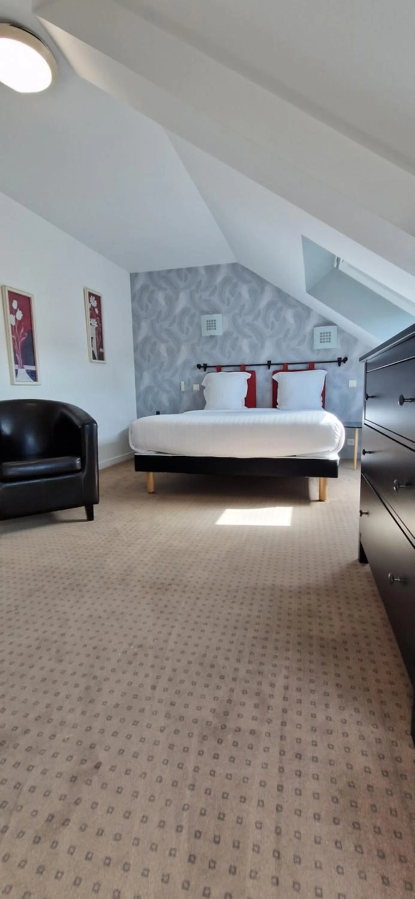 Bedroom, Bed in Brit Hotel Essentiel Pontivy Robic