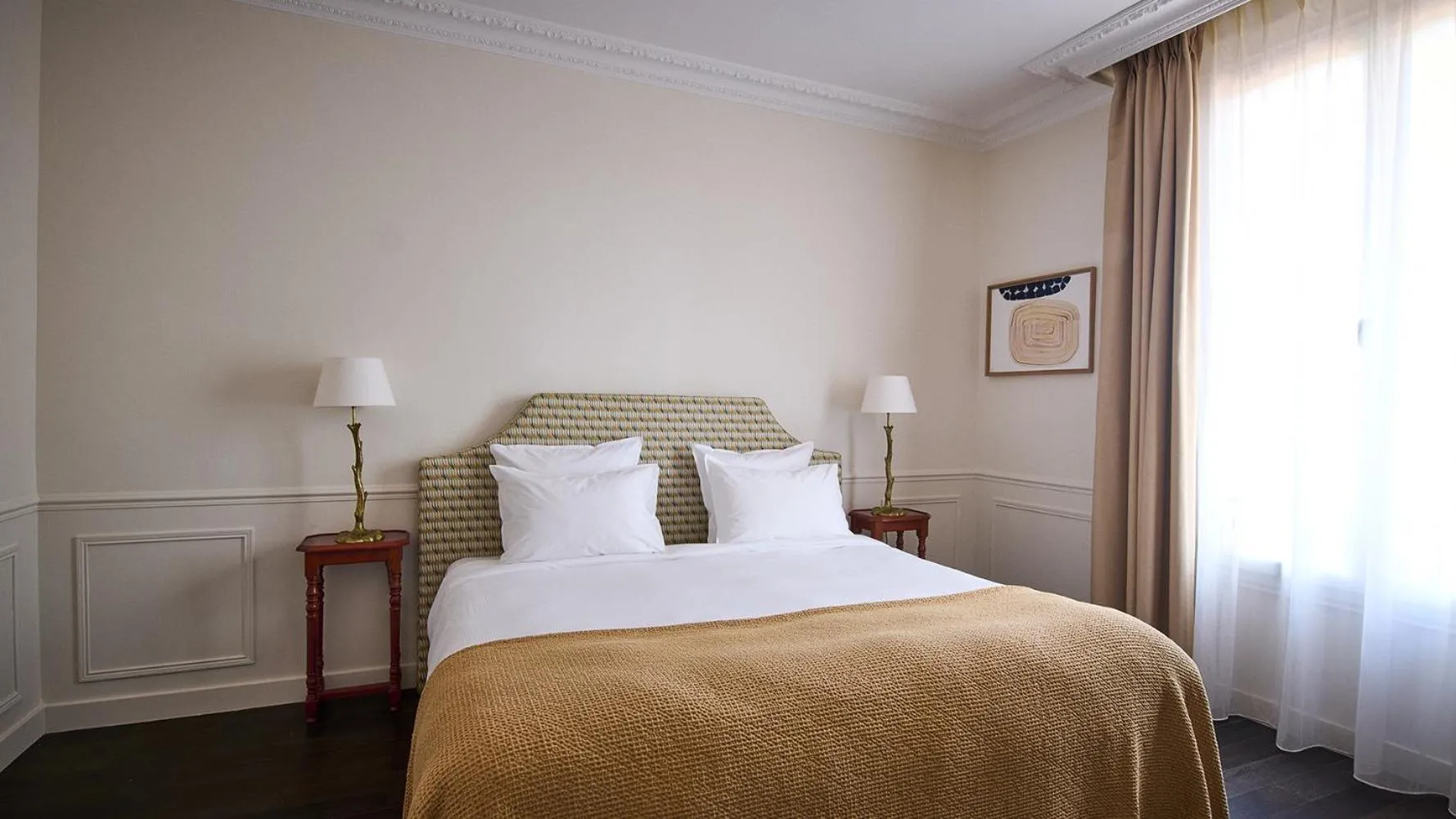 Bed in Le Pigonnet - Esprit de France