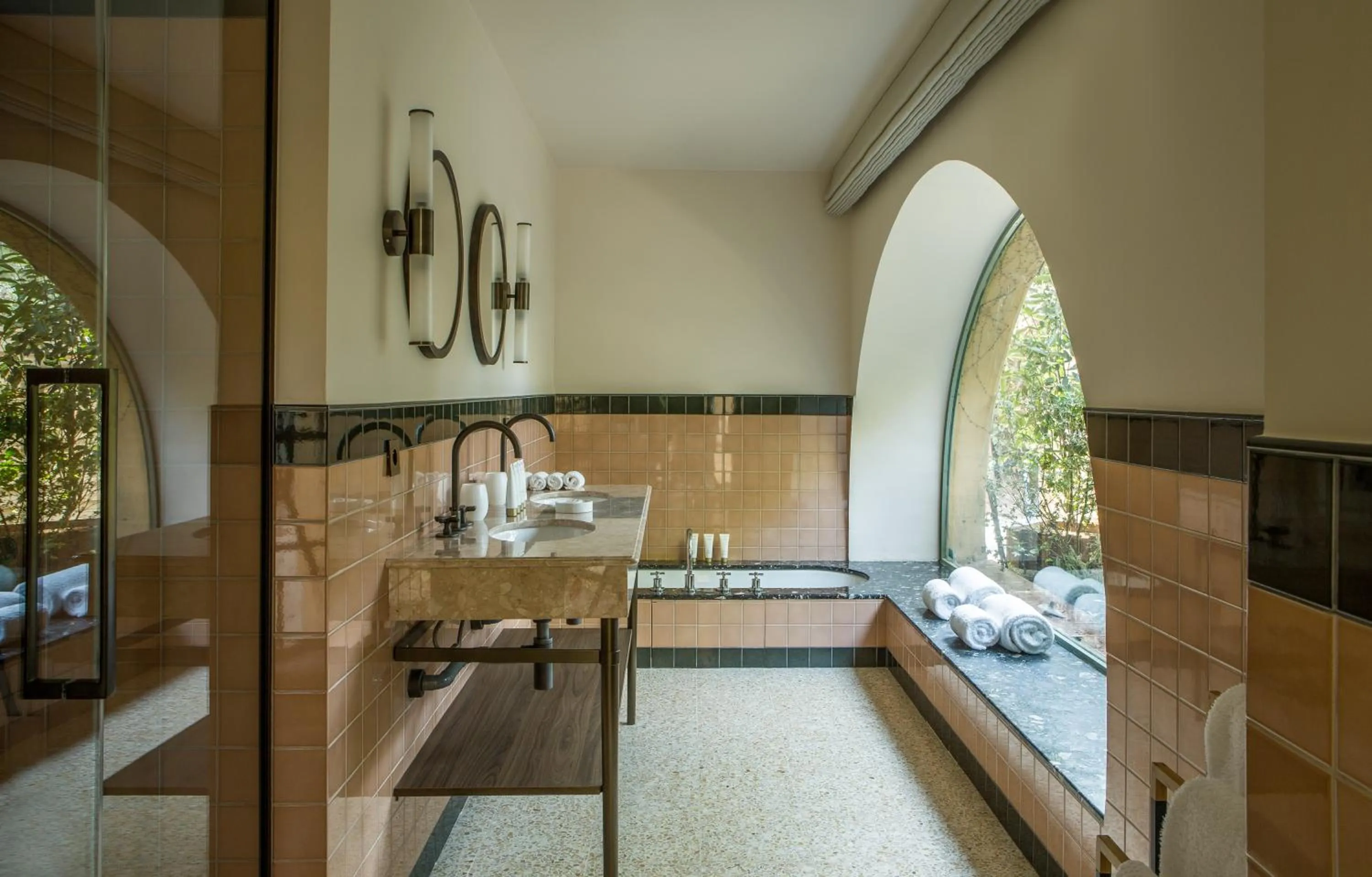 Bathroom in Le Pigonnet - Esprit de France