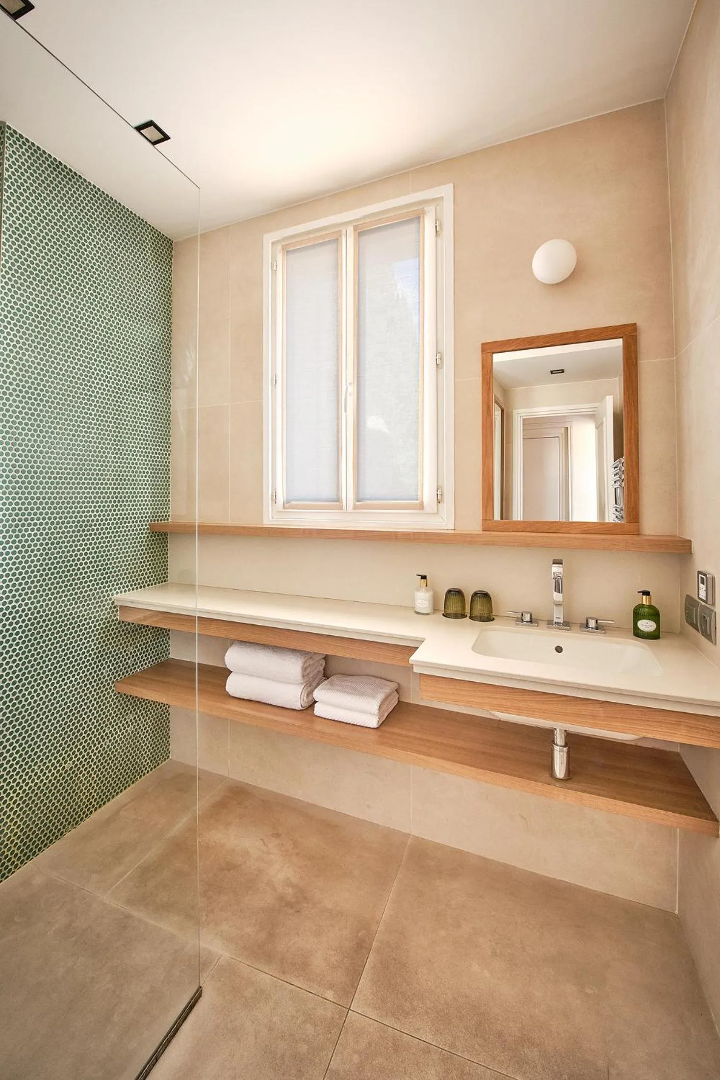 Bathroom in Le Pigonnet - Esprit de France