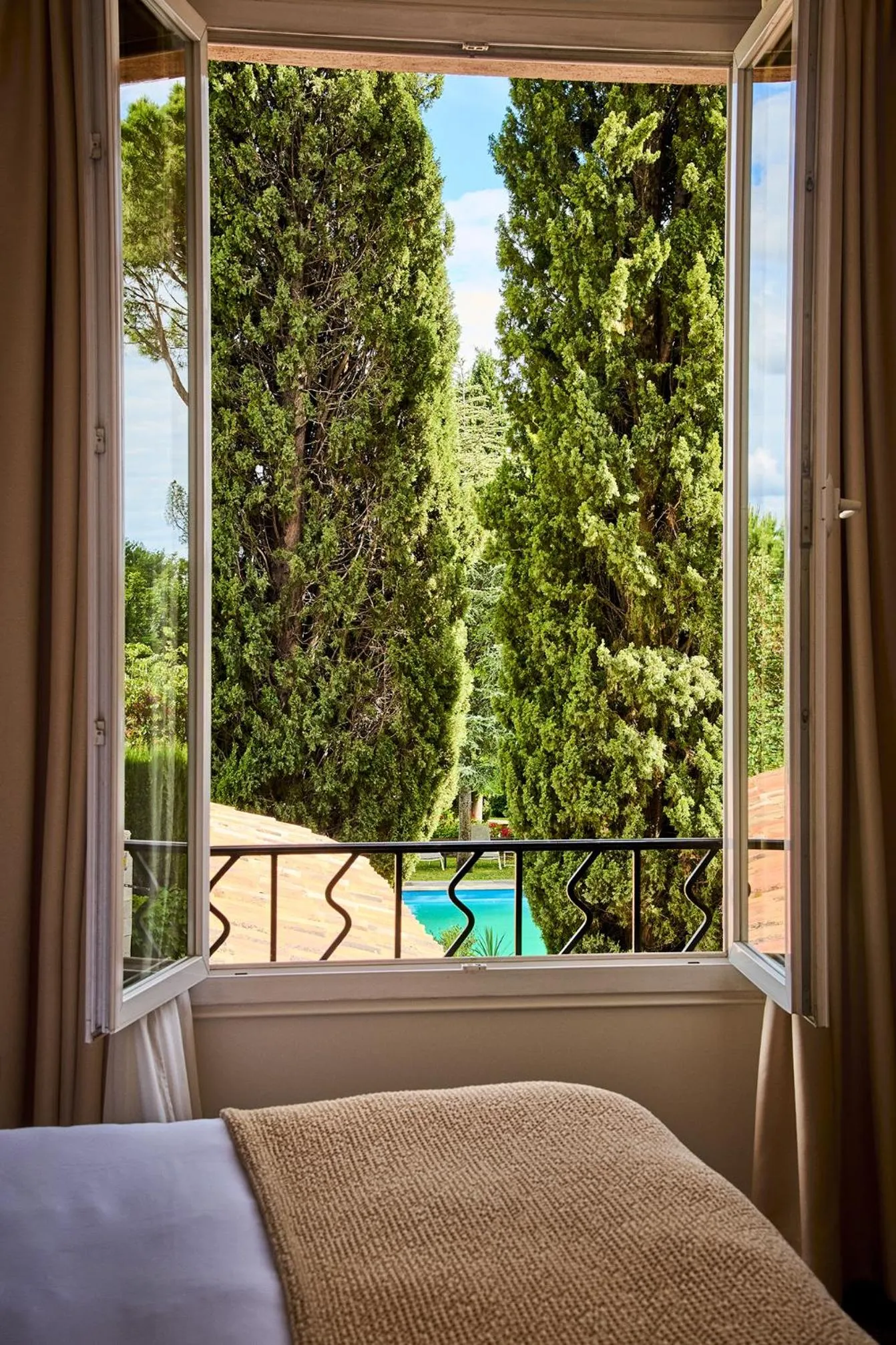 Bed in Le Pigonnet - Esprit de France