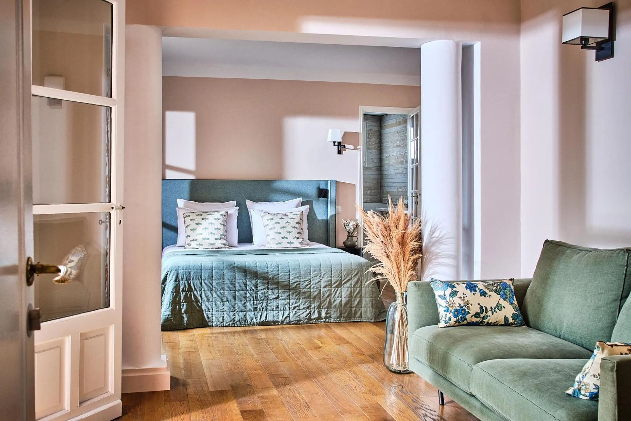 Bedroom, Bed in Le Pigonnet - Esprit de France