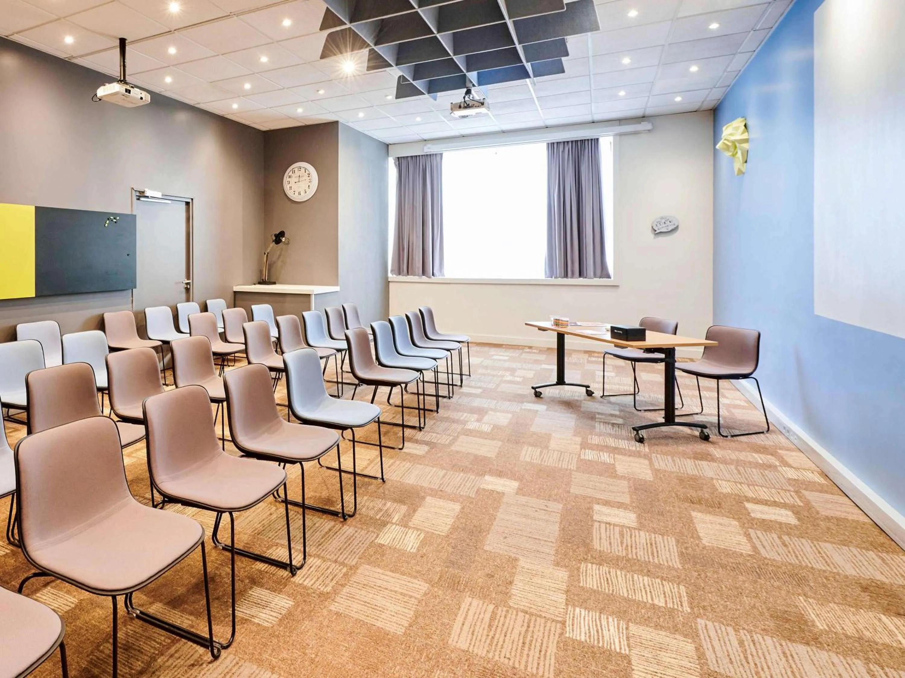 On site in ibis Lyon Gerland Musée des Confluences