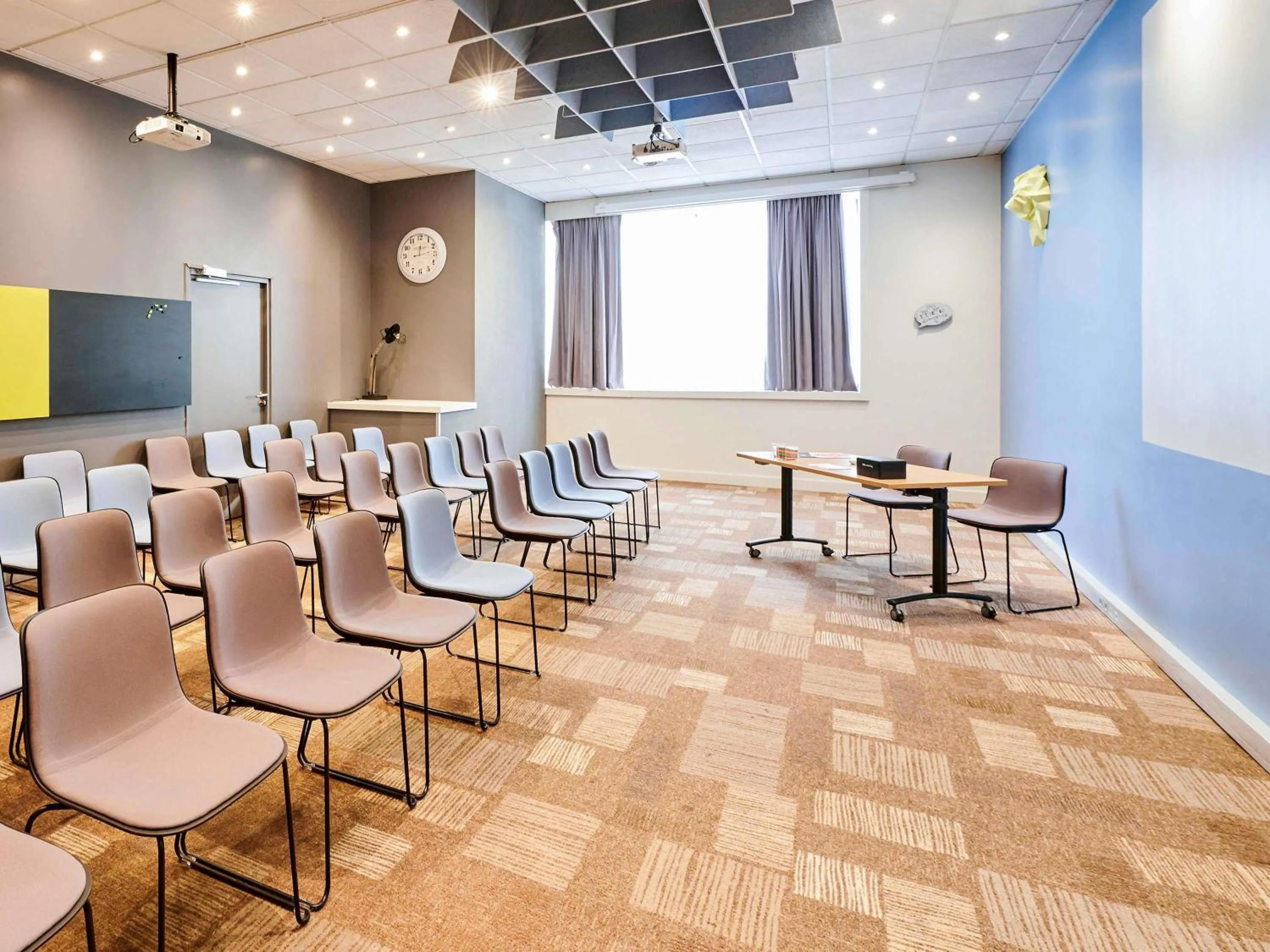 Meeting/conference room in ibis Lyon Gerland Musée des Confluences