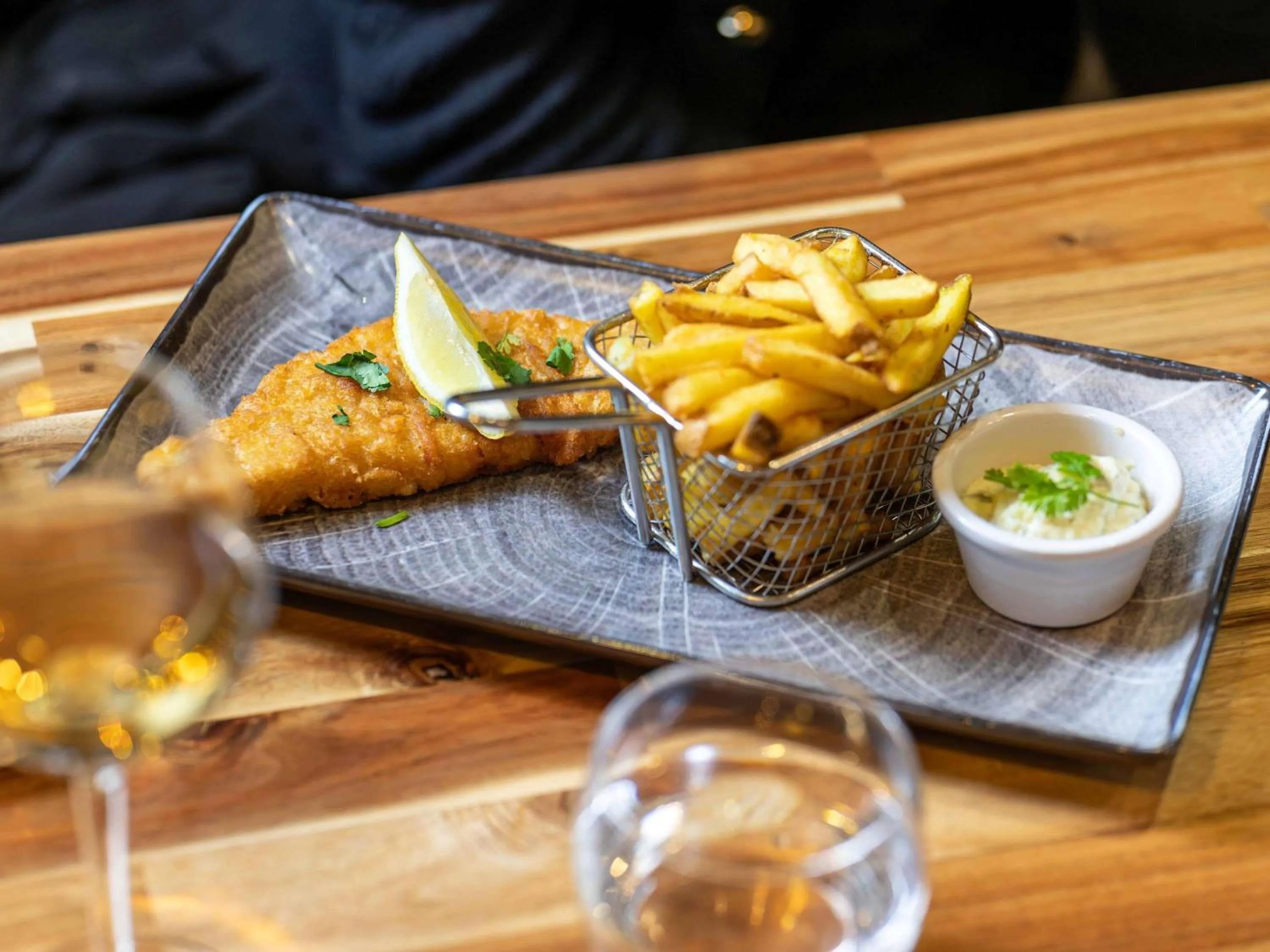 Restaurant/places to eat in ibis Lyon Gerland Musée des Confluences