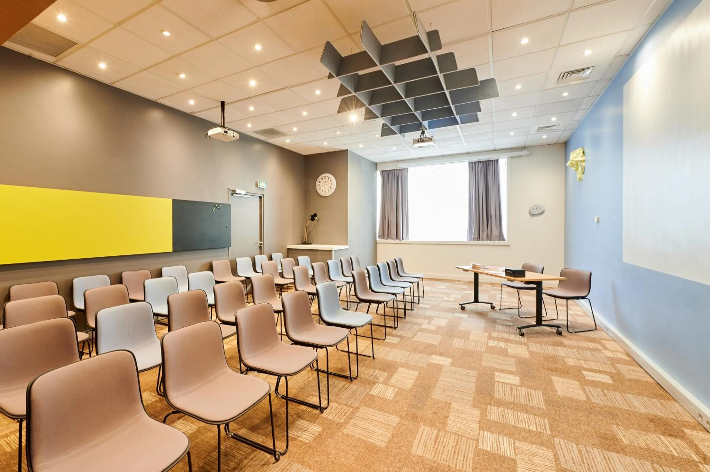 Meeting/conference room in ibis Lyon Gerland Musée des Confluences
