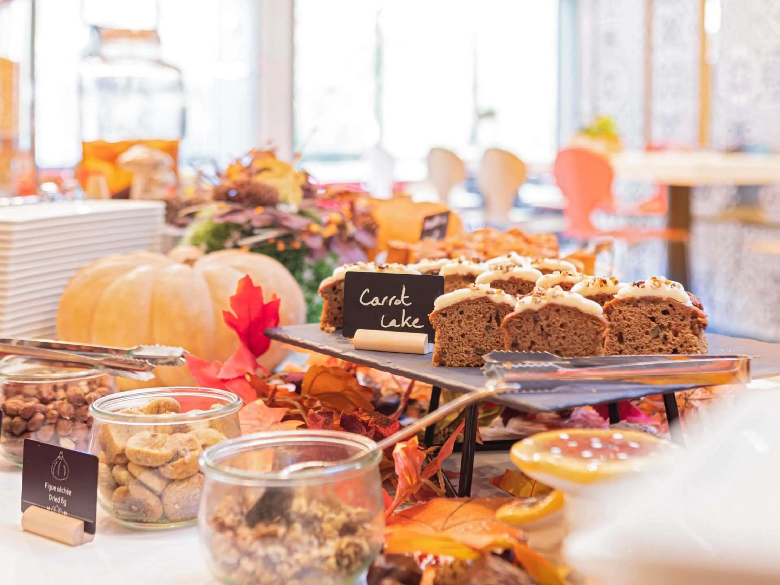 Breakfast in ibis Lyon Gerland Musée des Confluences