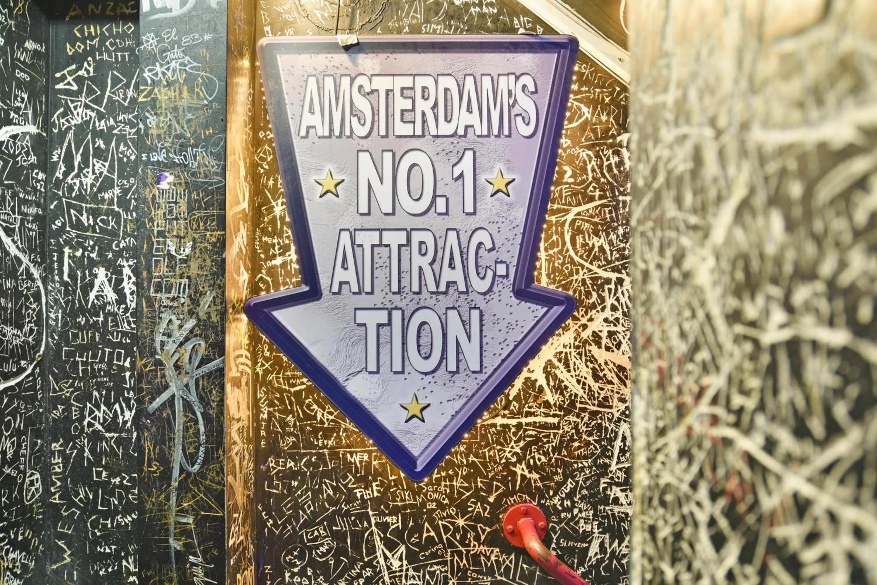 Nightclub / DJ in Hans Brinker Hostel Amsterdam