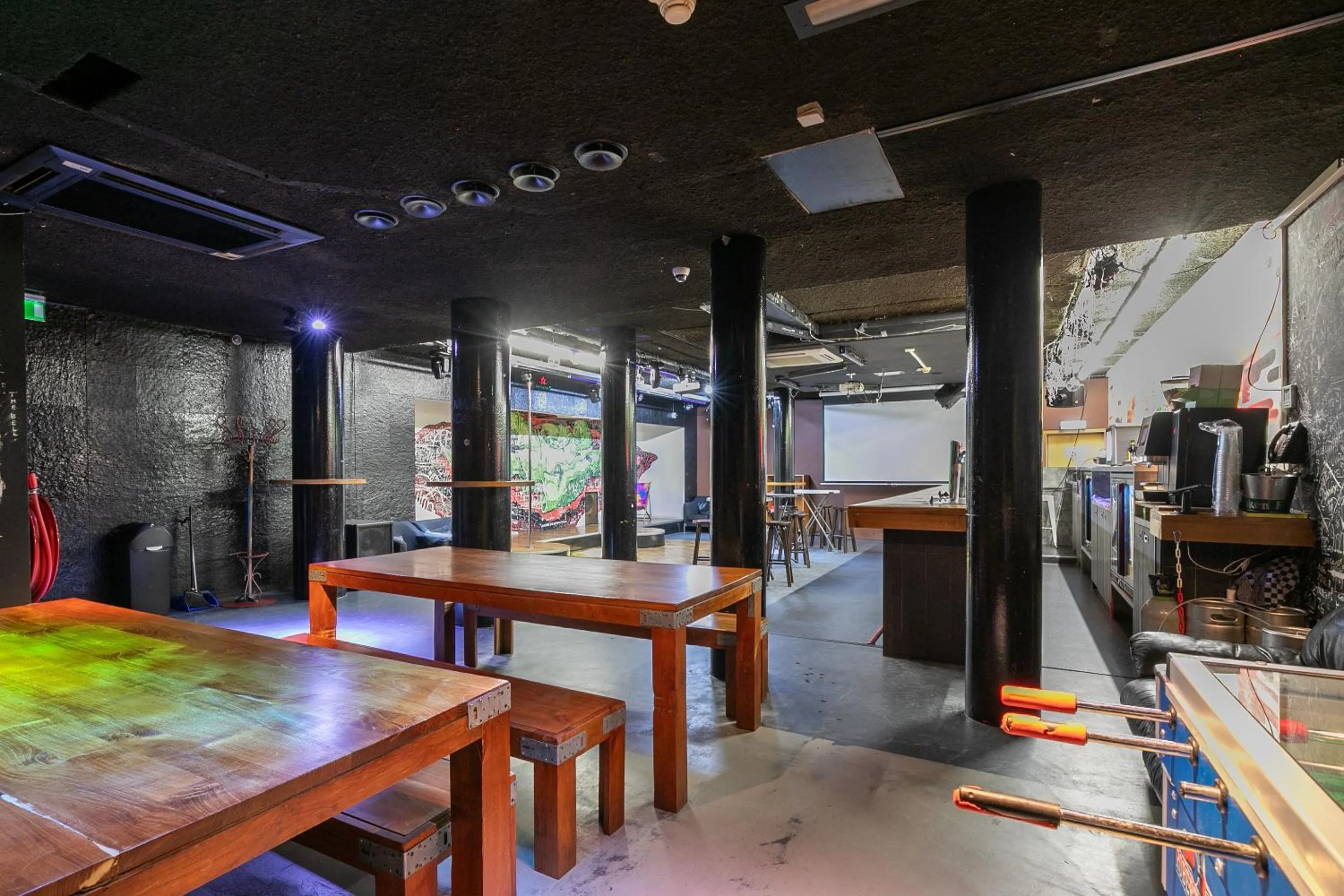 Nightclub / DJ in Hans Brinker Hostel Amsterdam