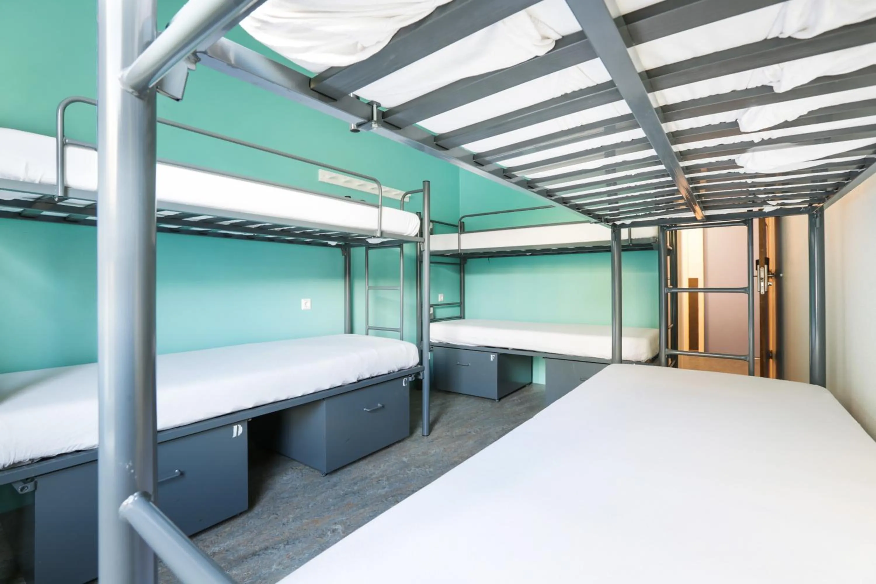 Photo of the whole room, Bed in Hans Brinker Hostel Amsterdam