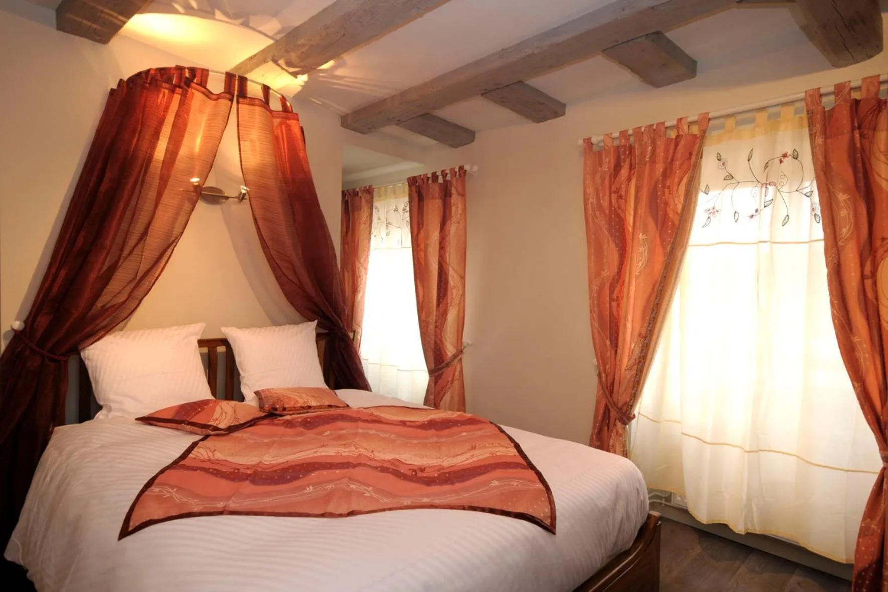 Bedroom, Bed in La Cour du Bailli Suites & Spa