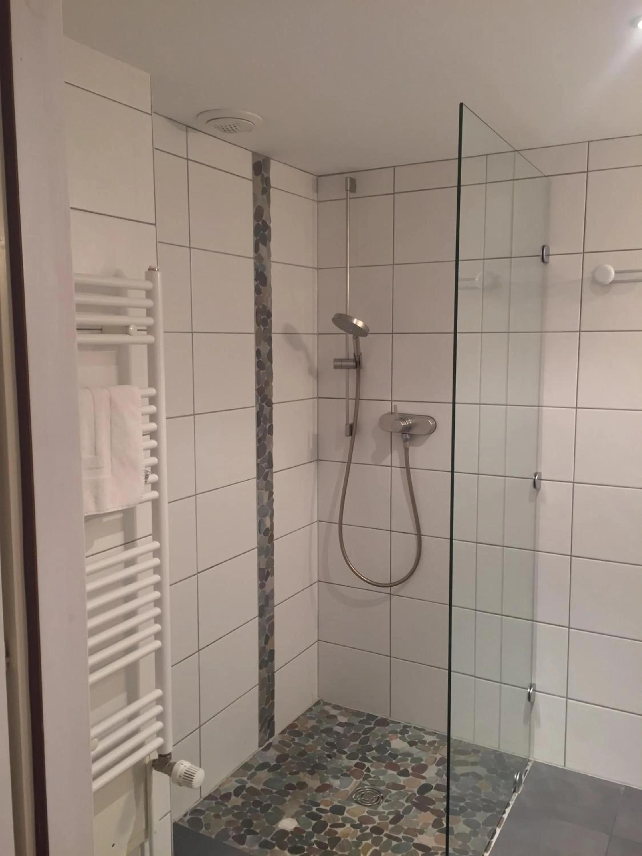 Bathroom in La Cour du Bailli Suites & Spa