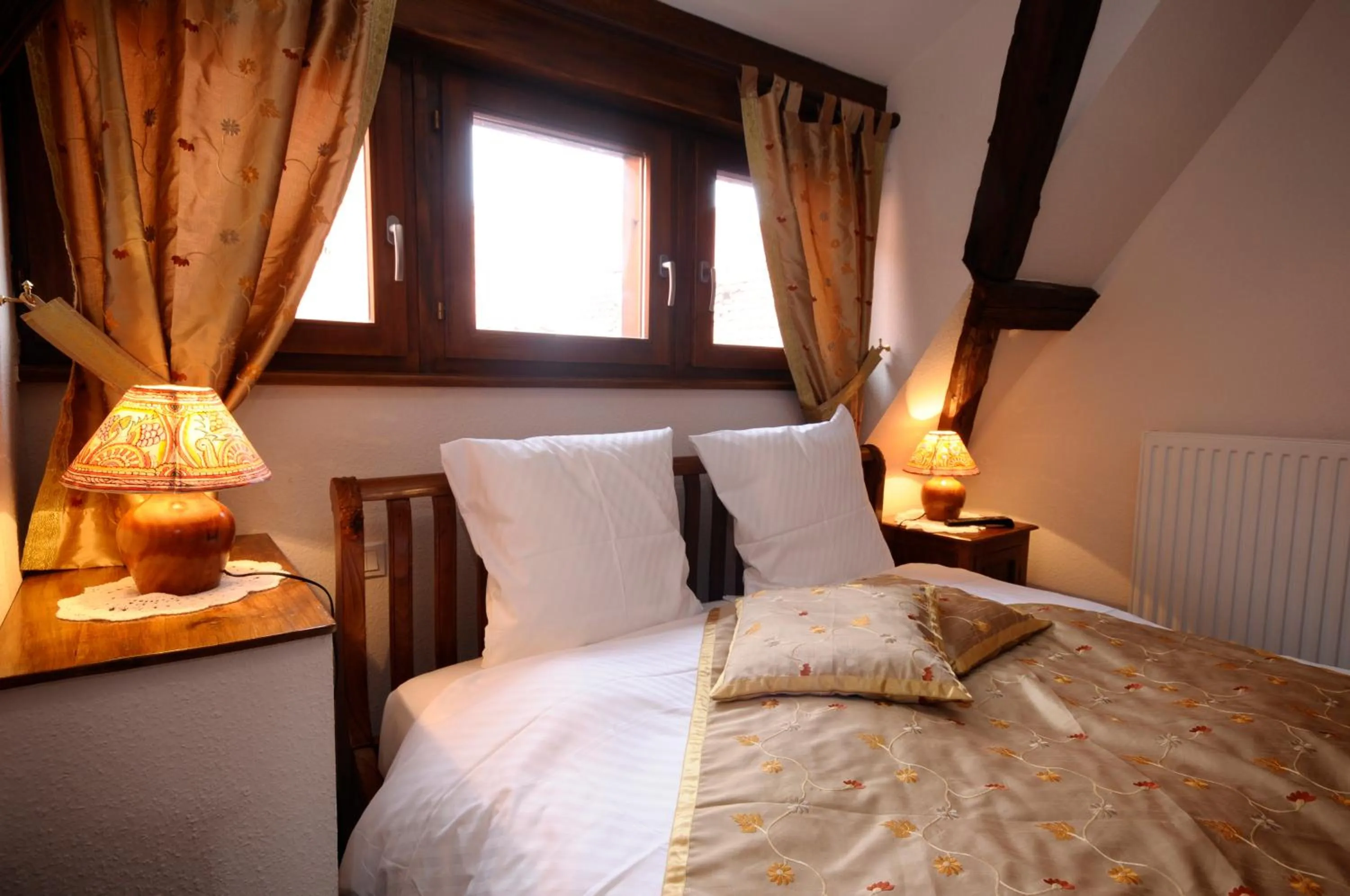 Bedroom, Bed in La Cour du Bailli Suites & Spa