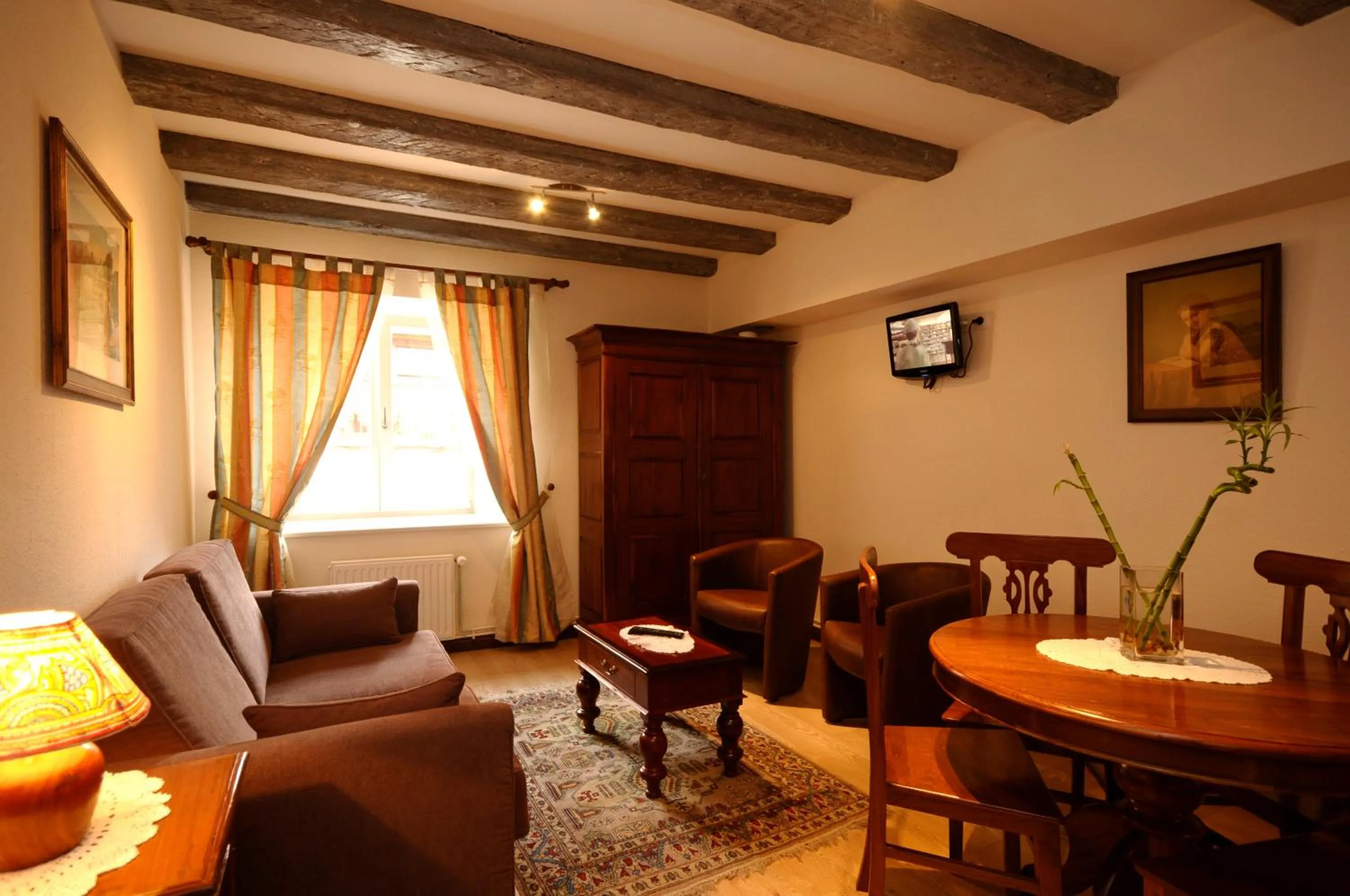 Living room in La Cour du Bailli Suites & Spa