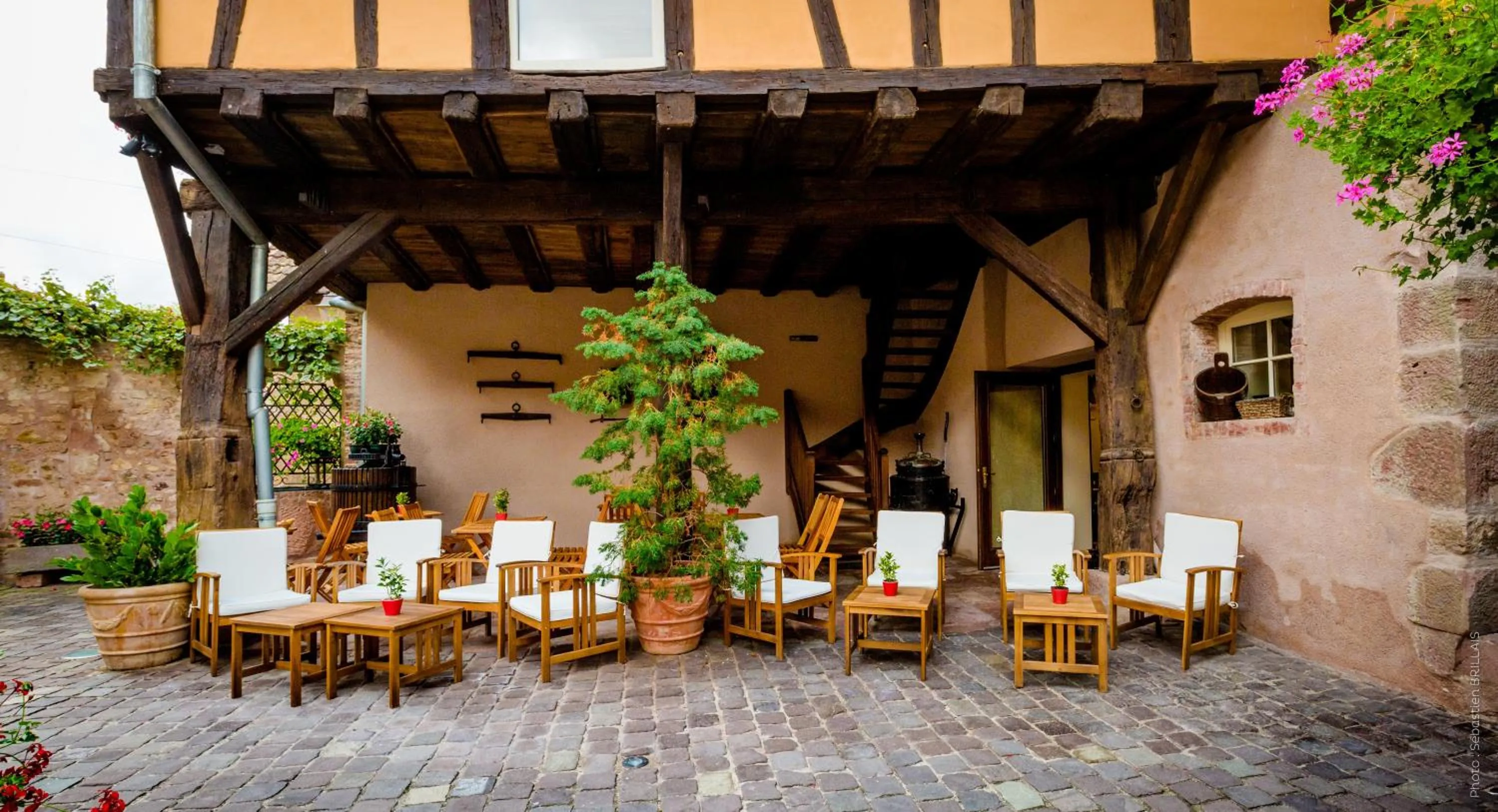 Balcony/Terrace in La Cour du Bailli Suites & Spa