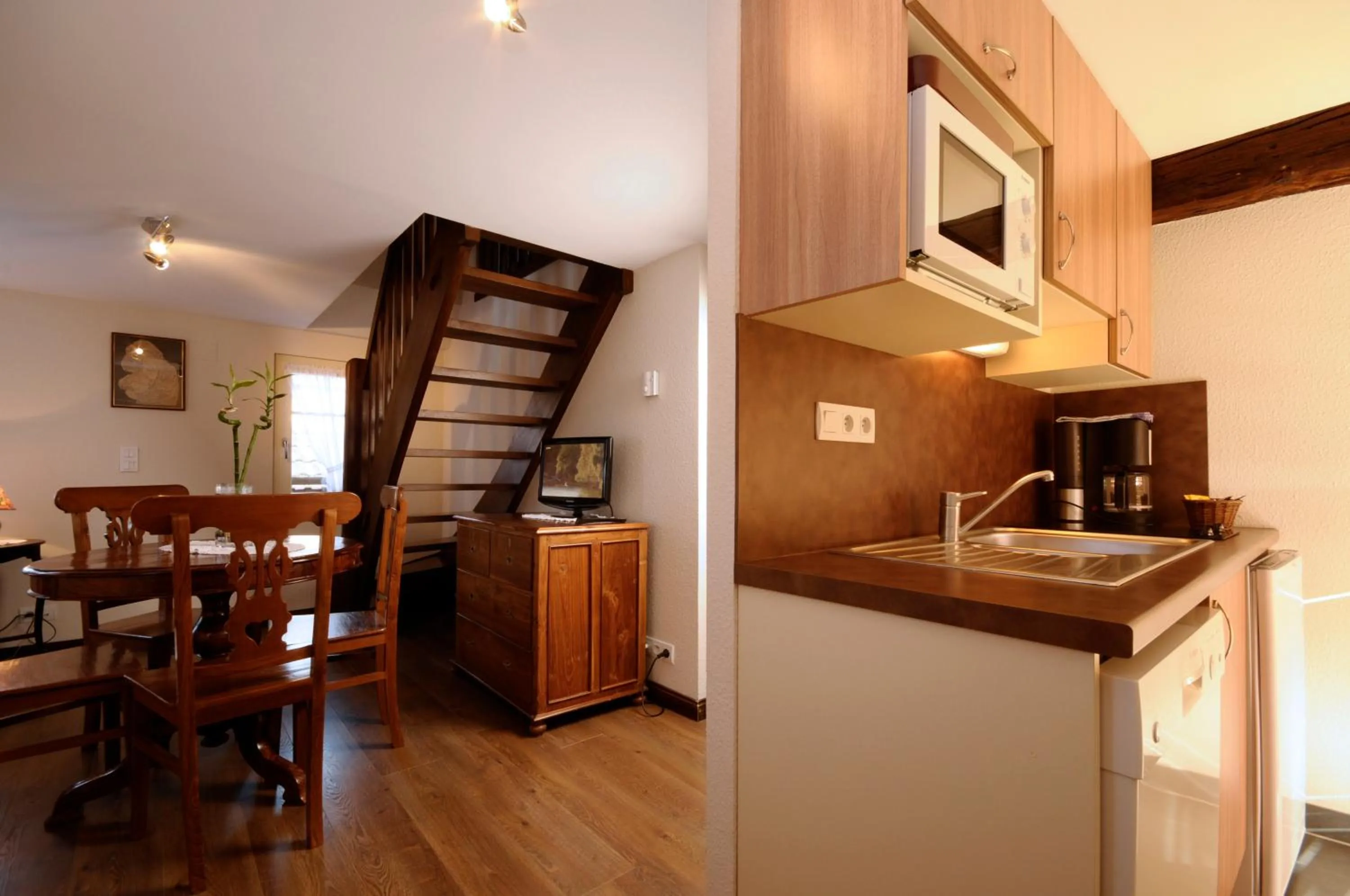 Kitchen or kitchenette in La Cour du Bailli Suites & Spa