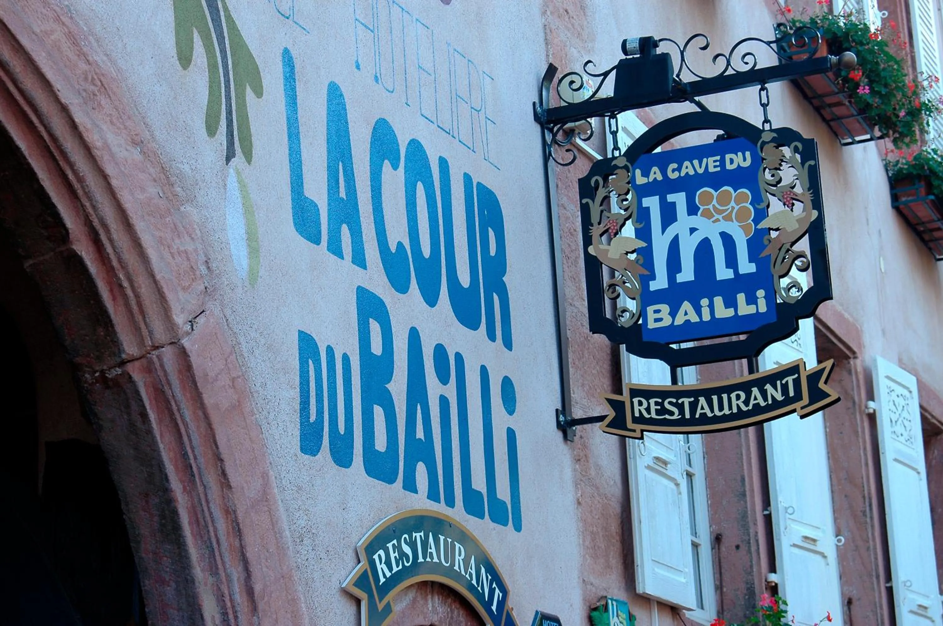 Property logo or sign in La Cour du Bailli Suites & Spa