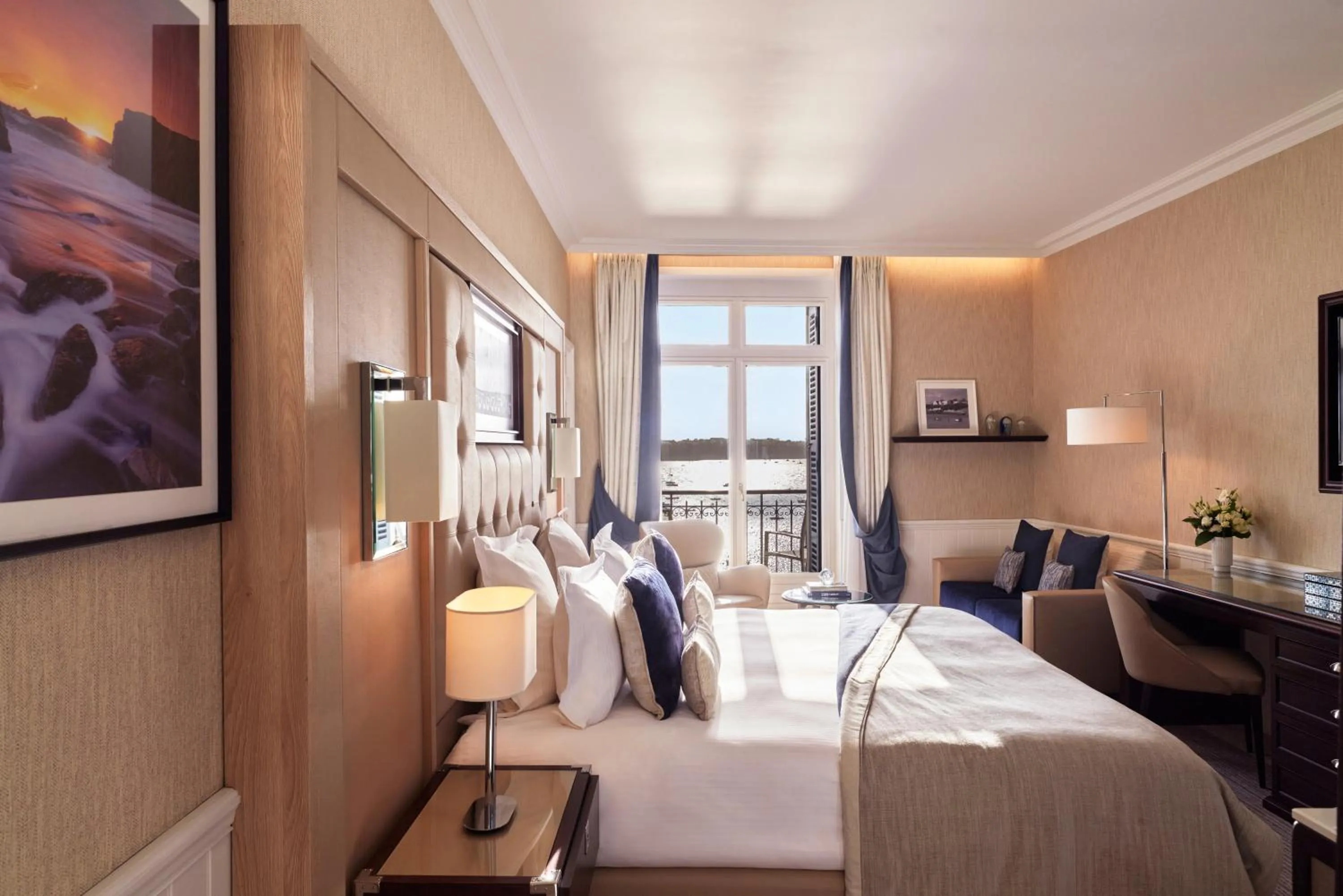 Bed in Hôtel Barrière Le Grand Hôtel Dinard