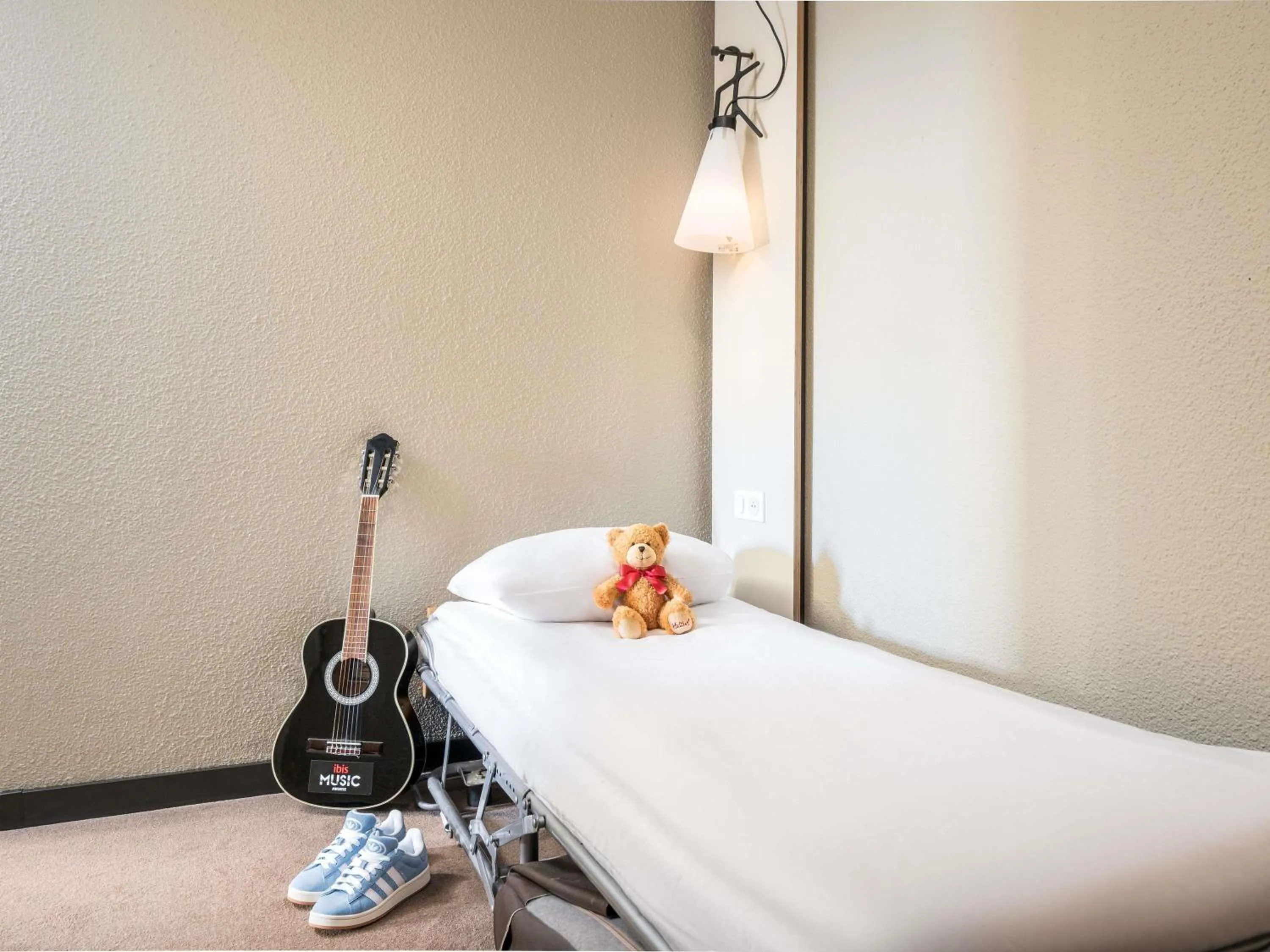 Bedroom in Ibis Lyon Villefranche Sur Saone