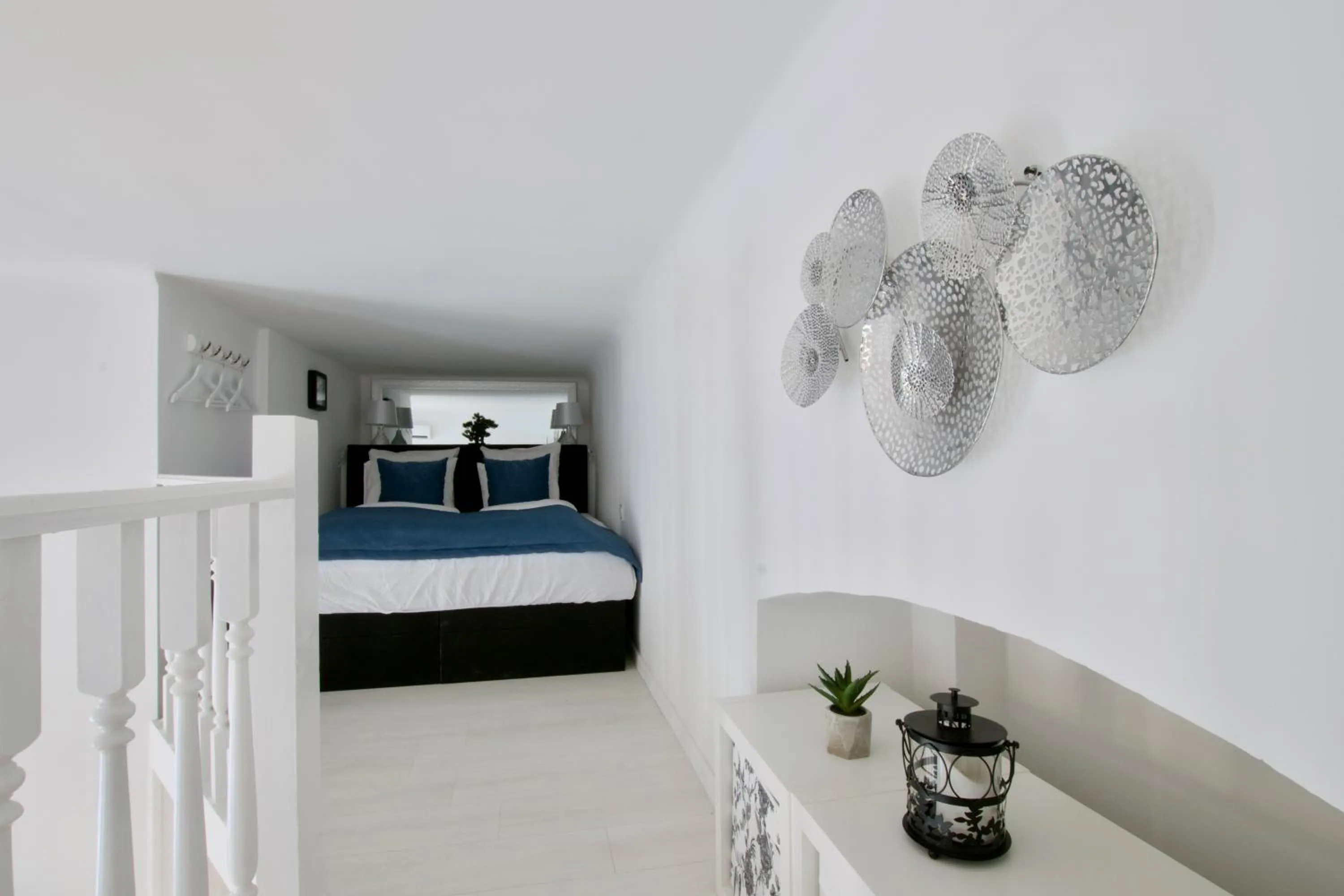 Bed in Luxury Apartment by Hi5 - Havas Street