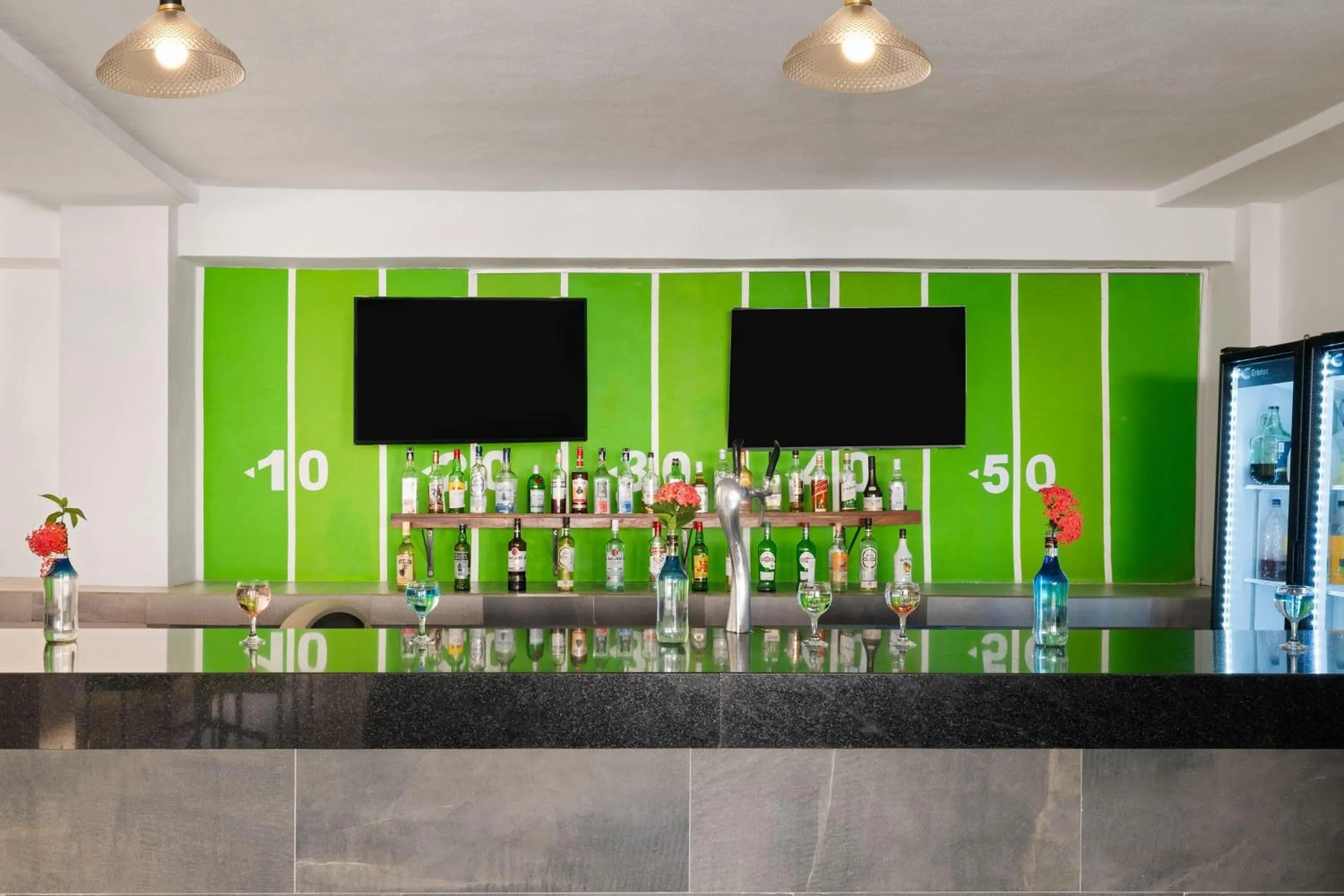 Lounge or bar in Decameron Isla Coral Guayabitos, Ramada All-Inclusive Resort