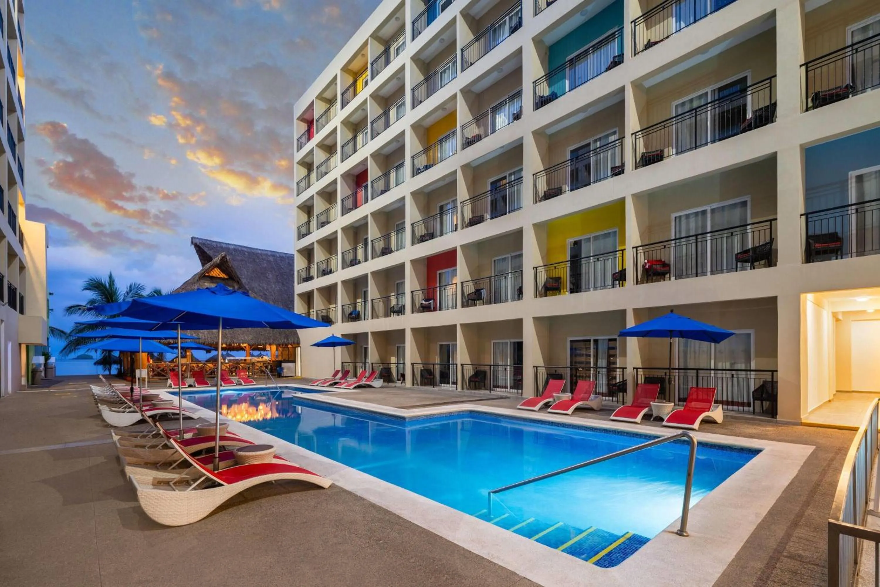Swimming pool in Decameron Isla Coral Guayabitos, Ramada All-Inclusive Resort