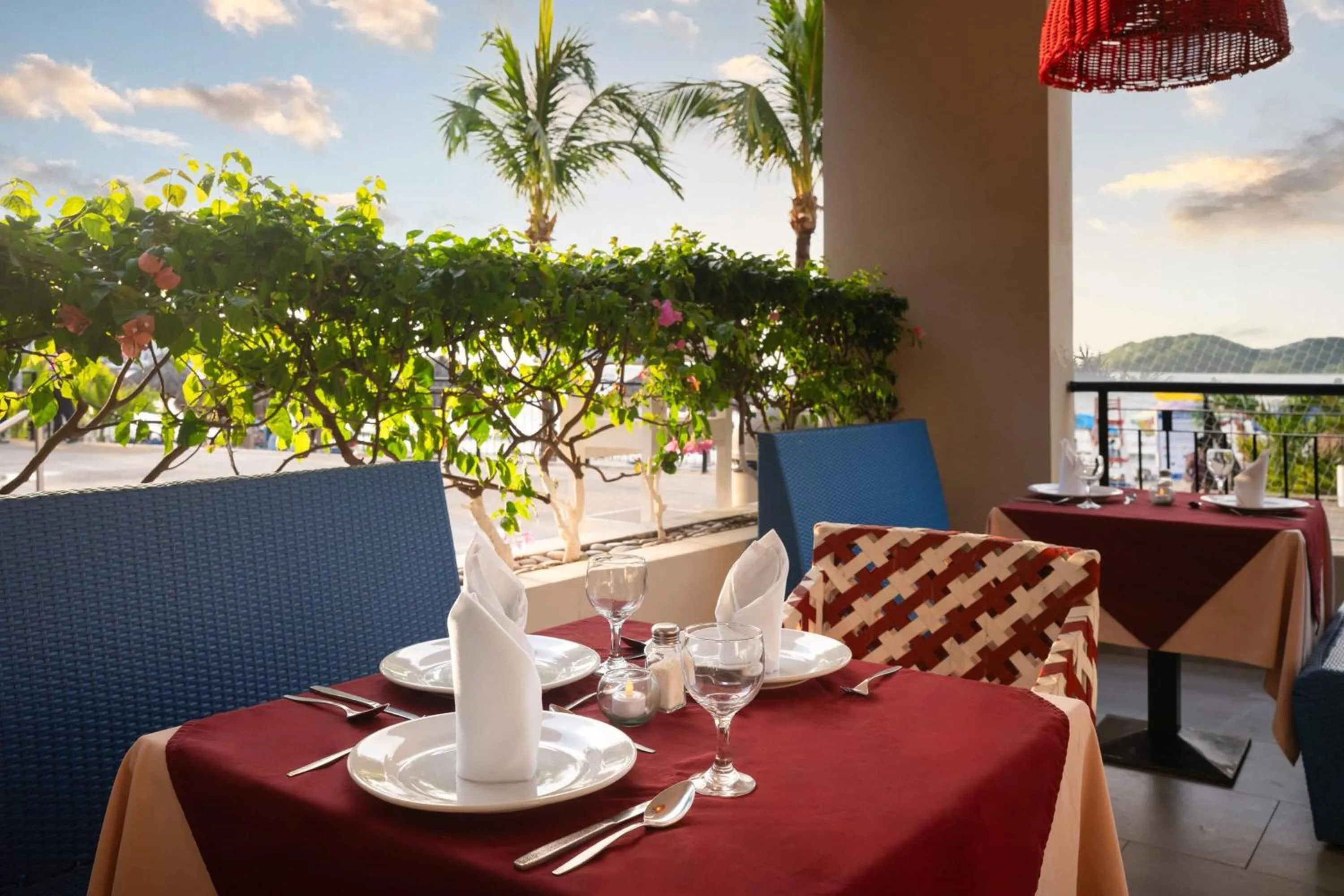 Restaurant/places to eat in Decameron La Marina Guayabitos, Ramada All-Inclusive Resort