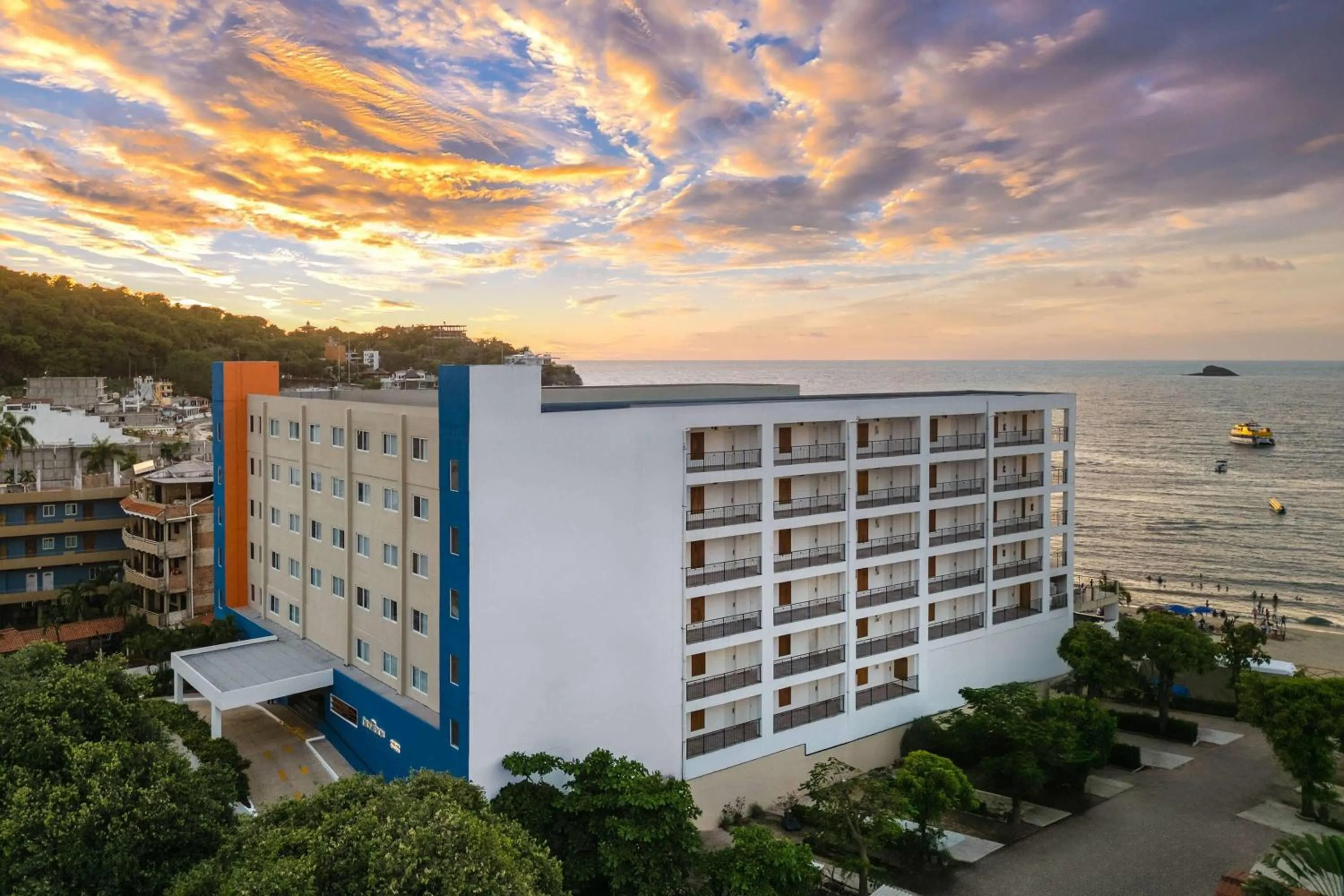 Property building in Decameron La Marina Guayabitos, Ramada All-Inclusive Resort