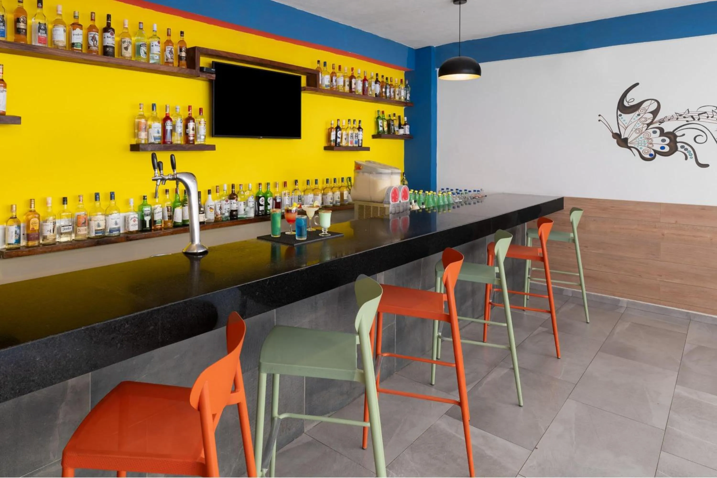 Swimming pool in Decameron La Marina Guayabitos, Ramada All-Inclusive Resort