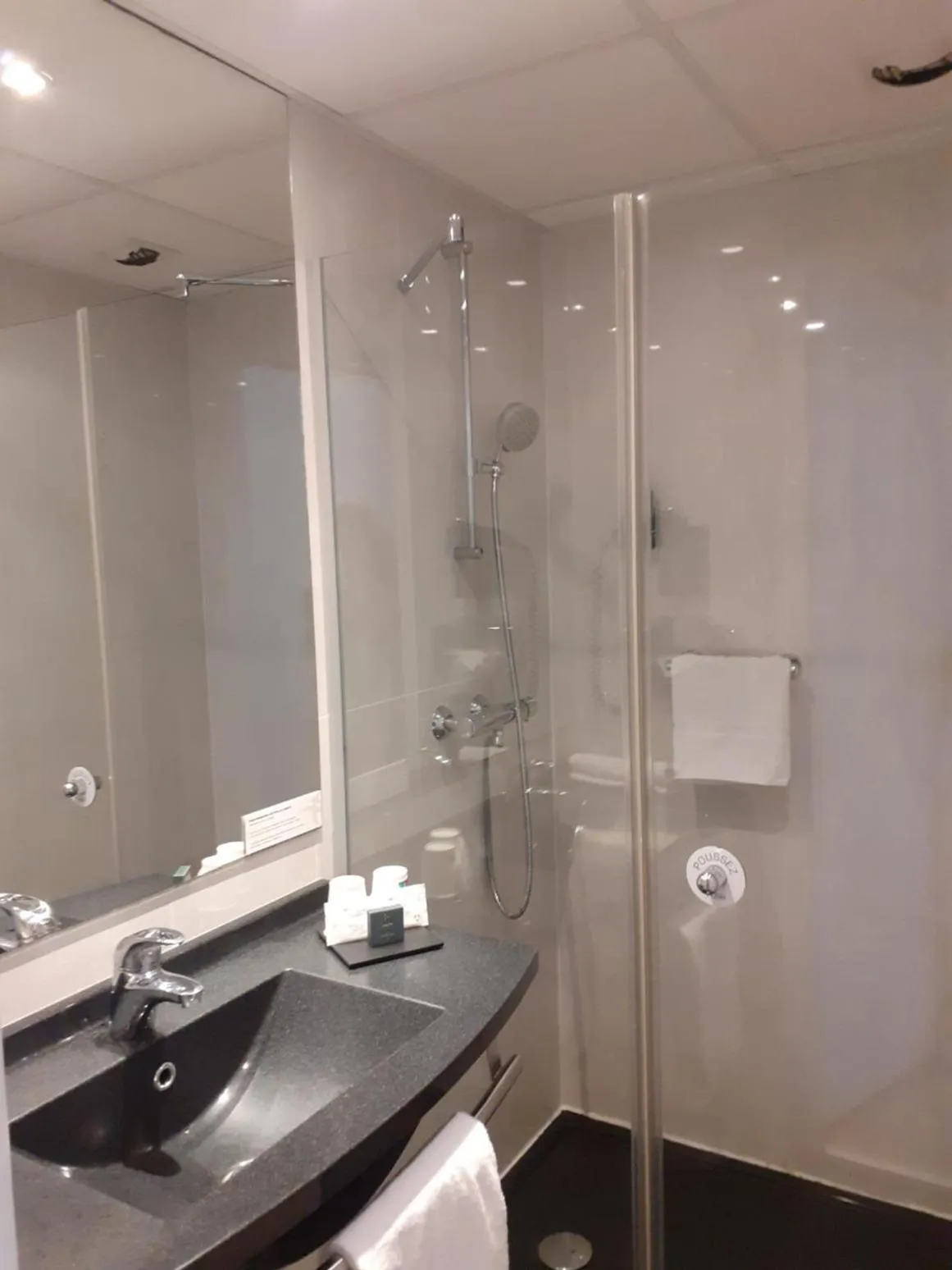 Property building in Hôtel AKENA Biarritz - Grande plage