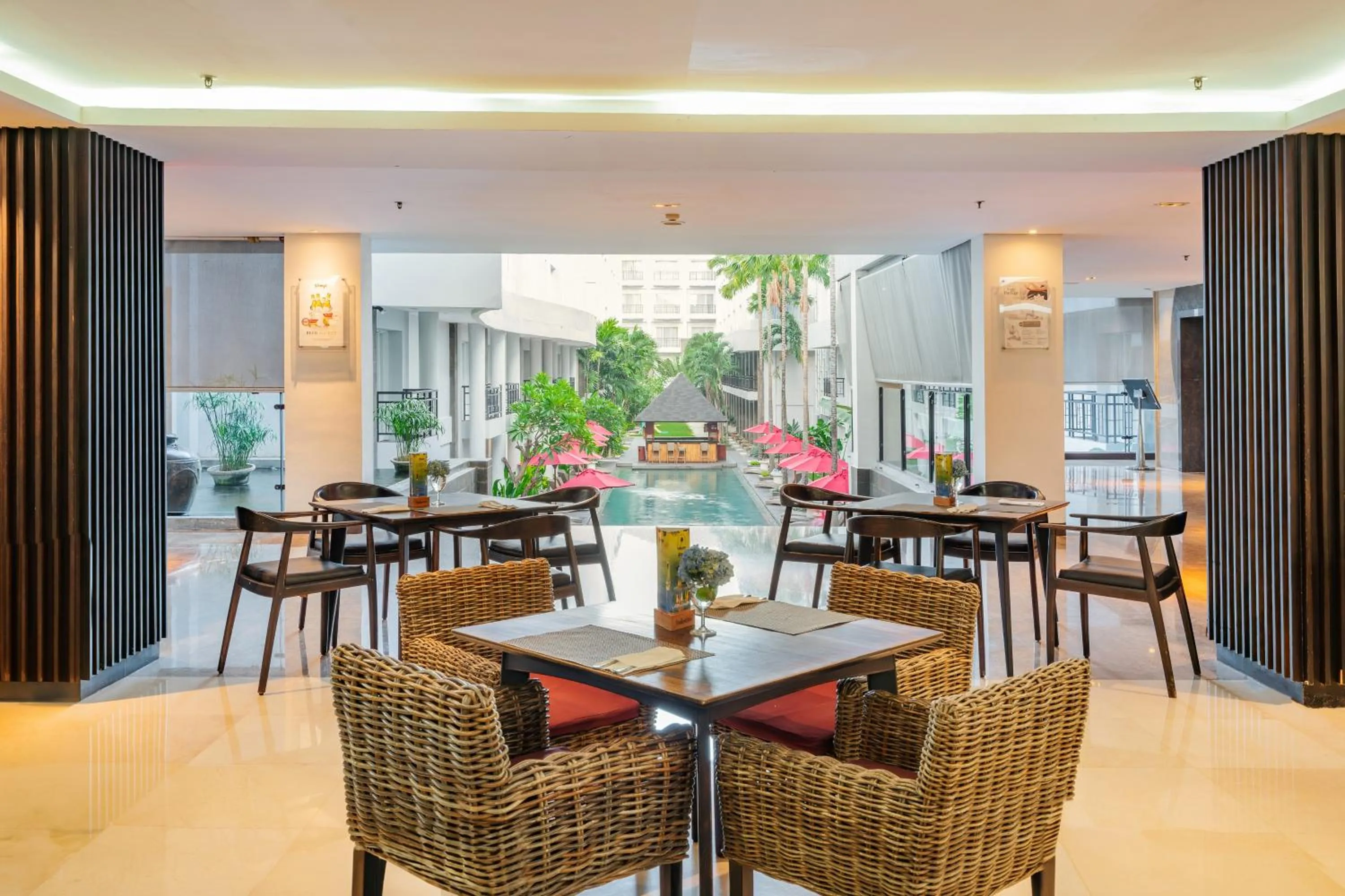Restaurant/places to eat in b Hotel Bali & Spa