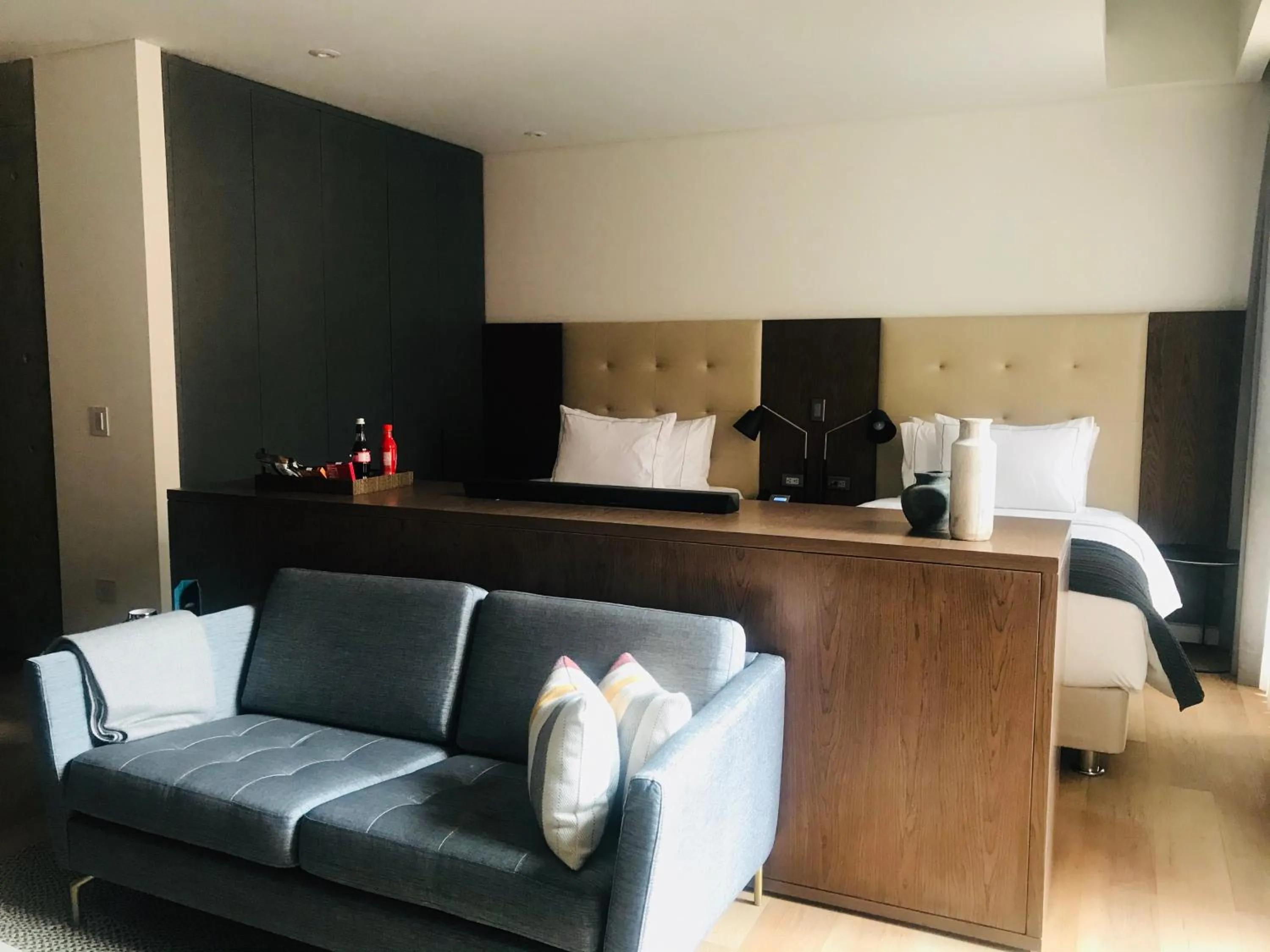 Living room, Bed in Cassa Luxury Homes