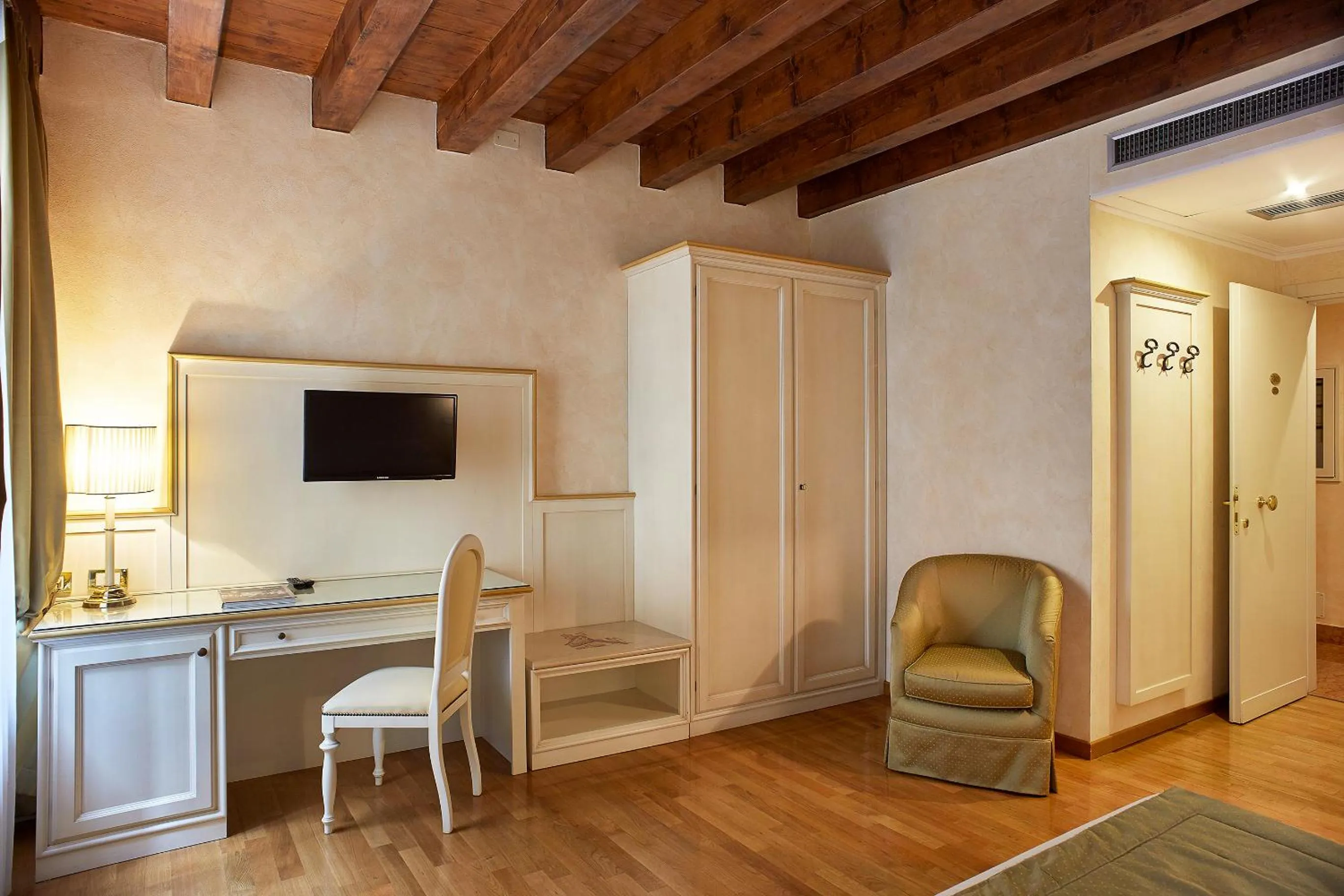 Bedroom in Albergo Mazzanti