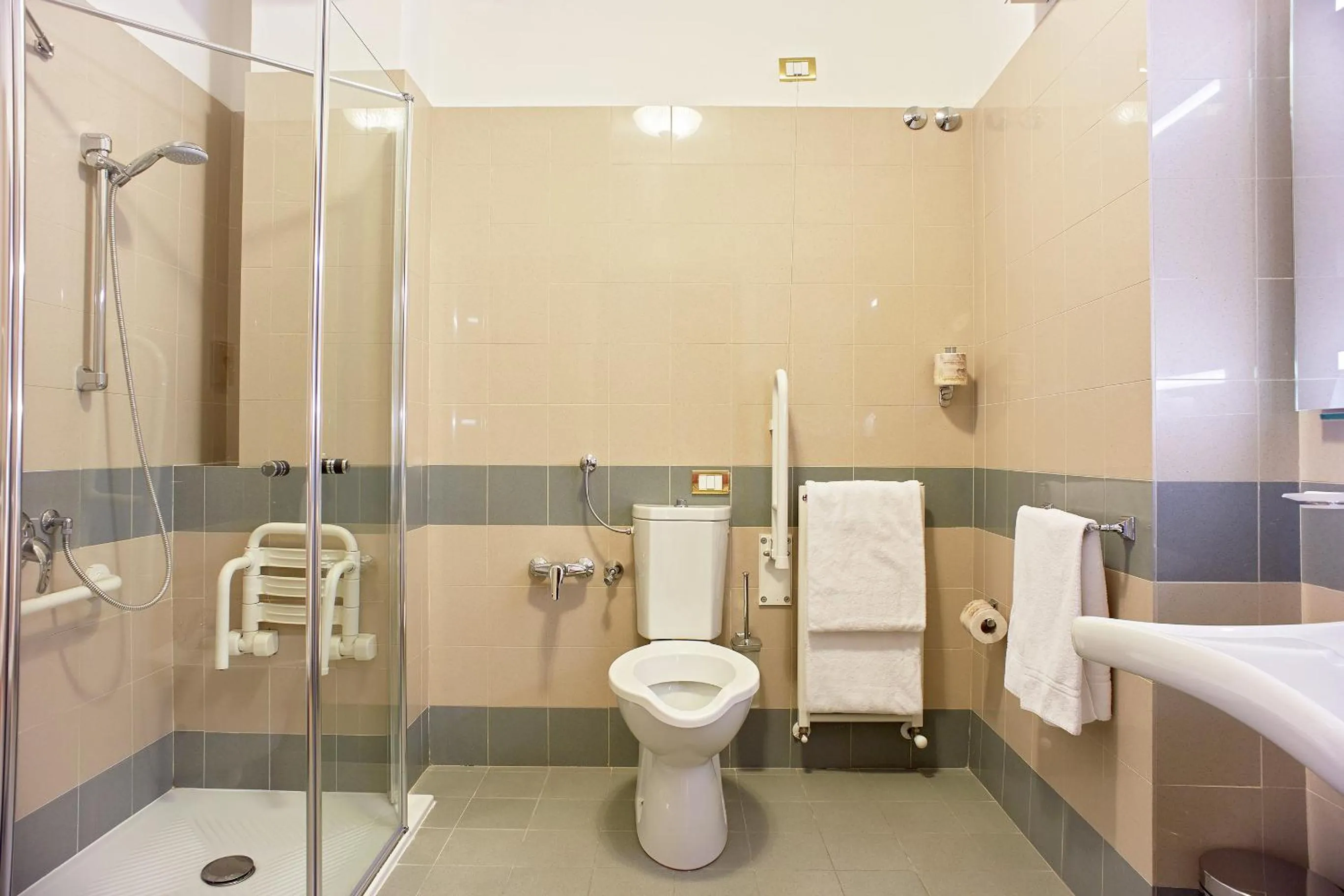 Bathroom in Albergo Mazzanti