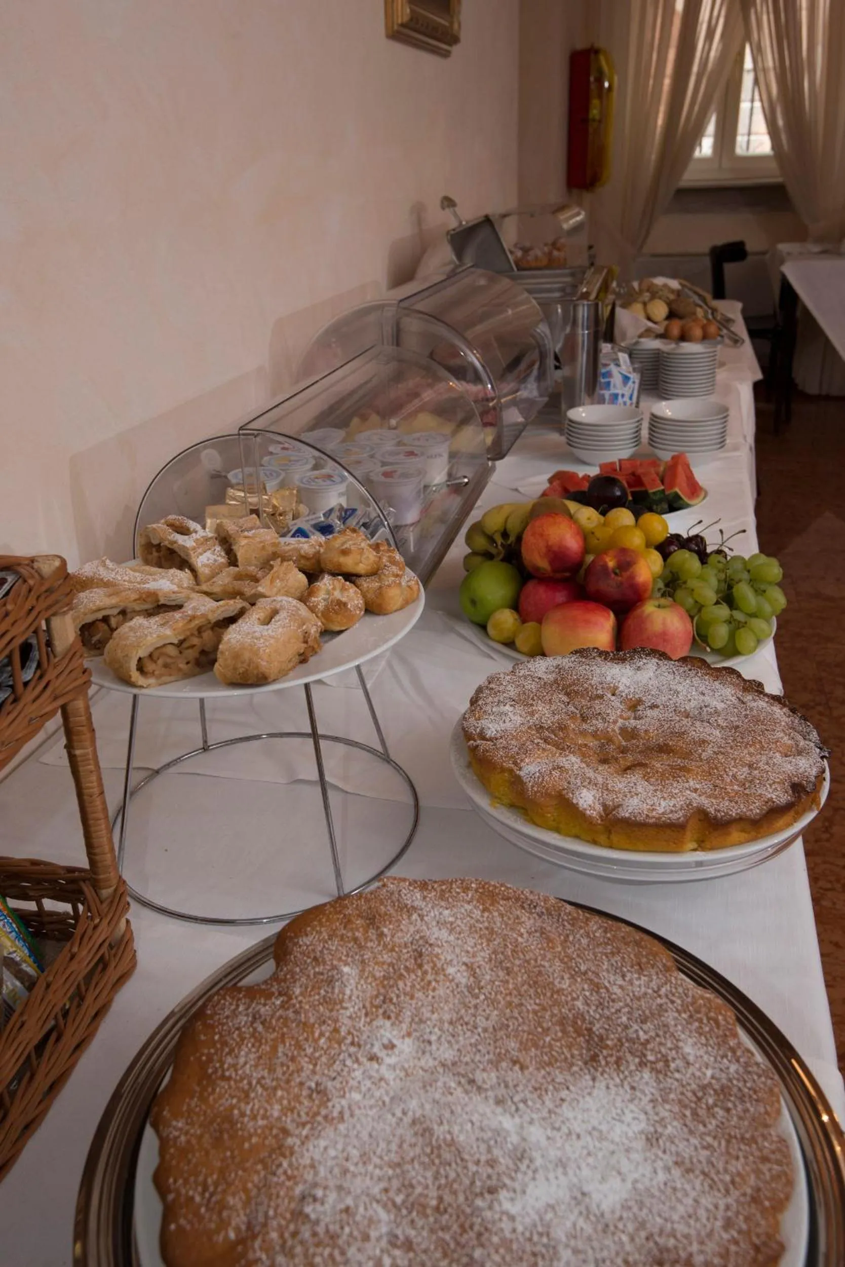 Restaurant/places to eat in Albergo Mazzanti