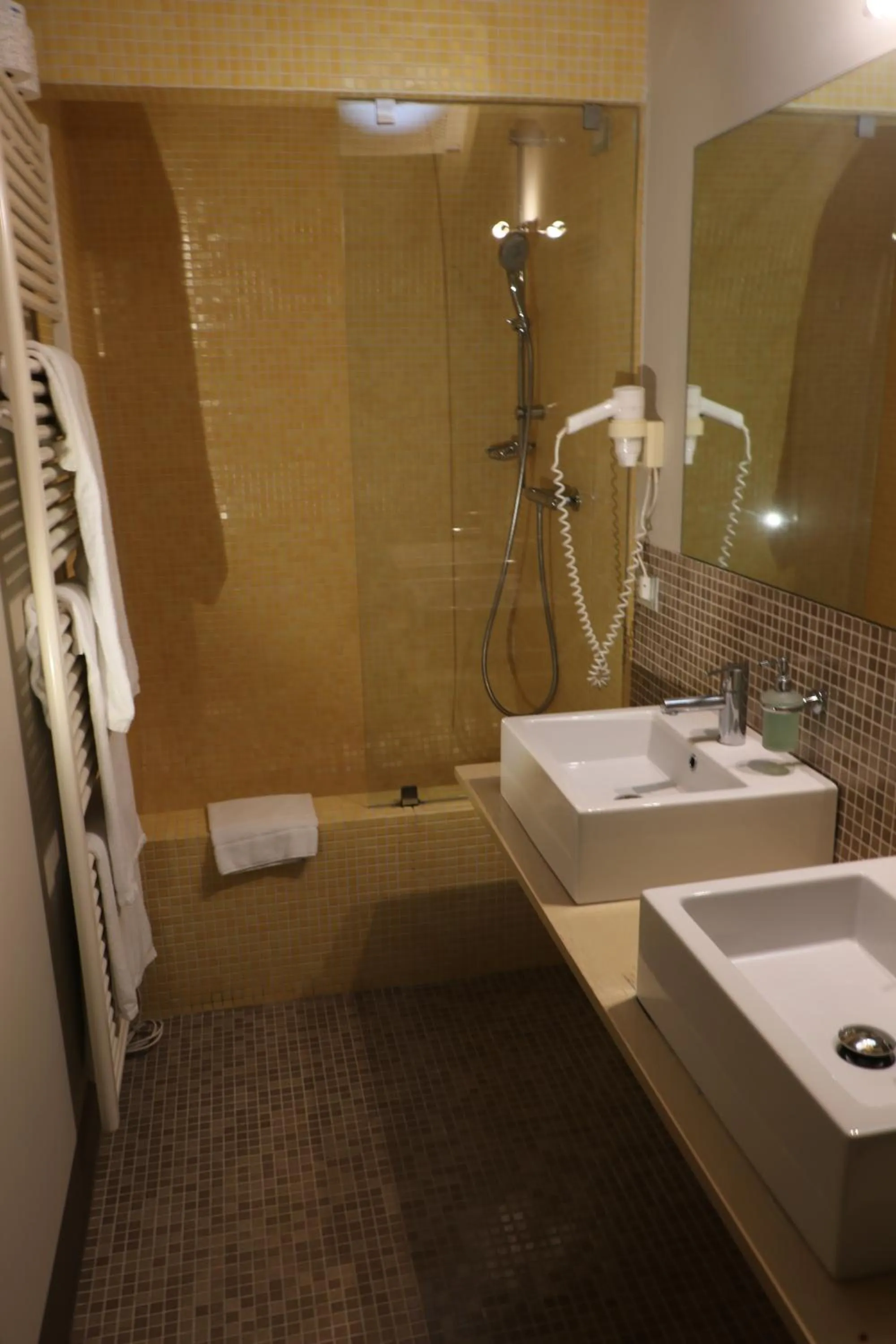 Shower in Borgo Santa Giulia